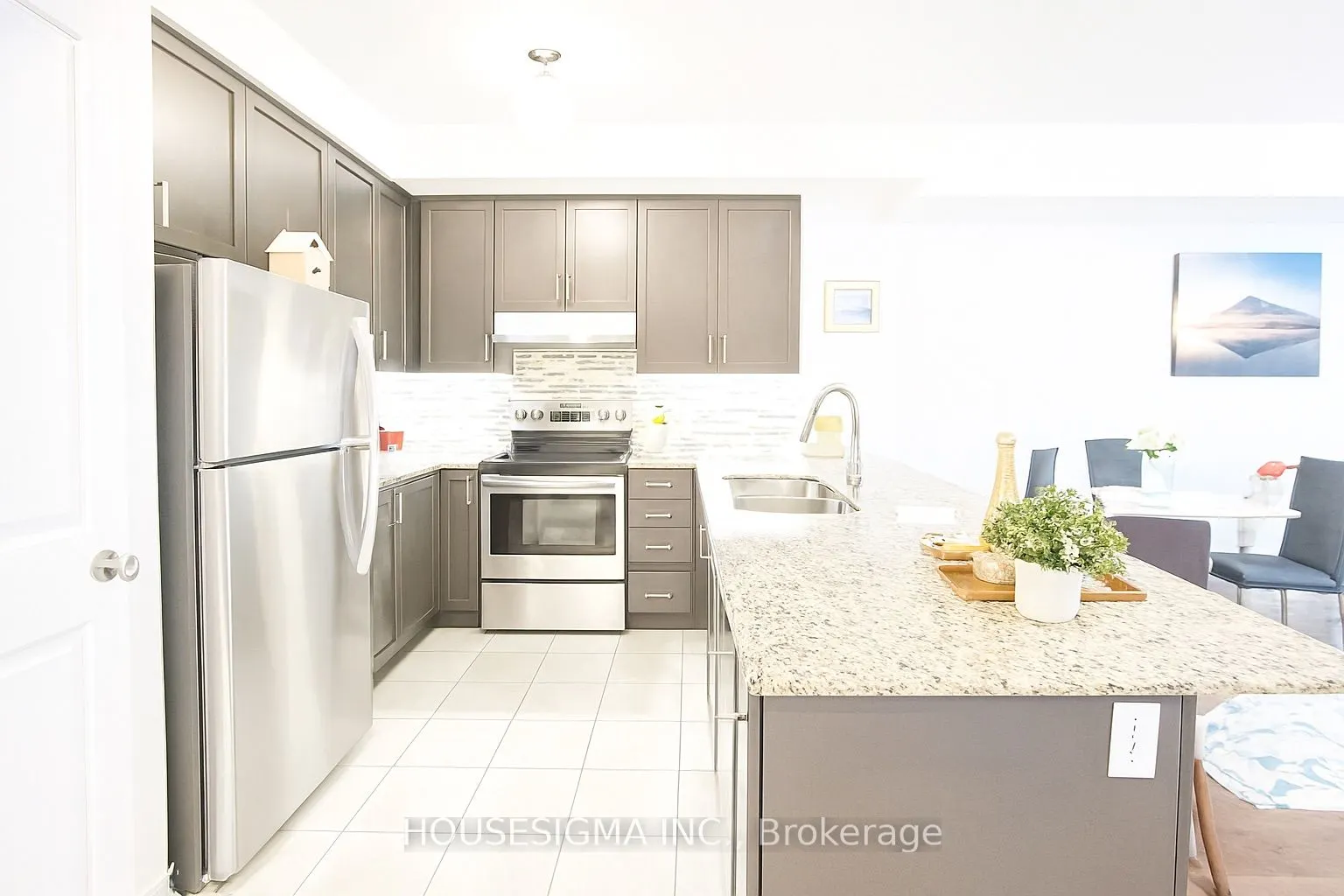 1040 Elton Way, #11