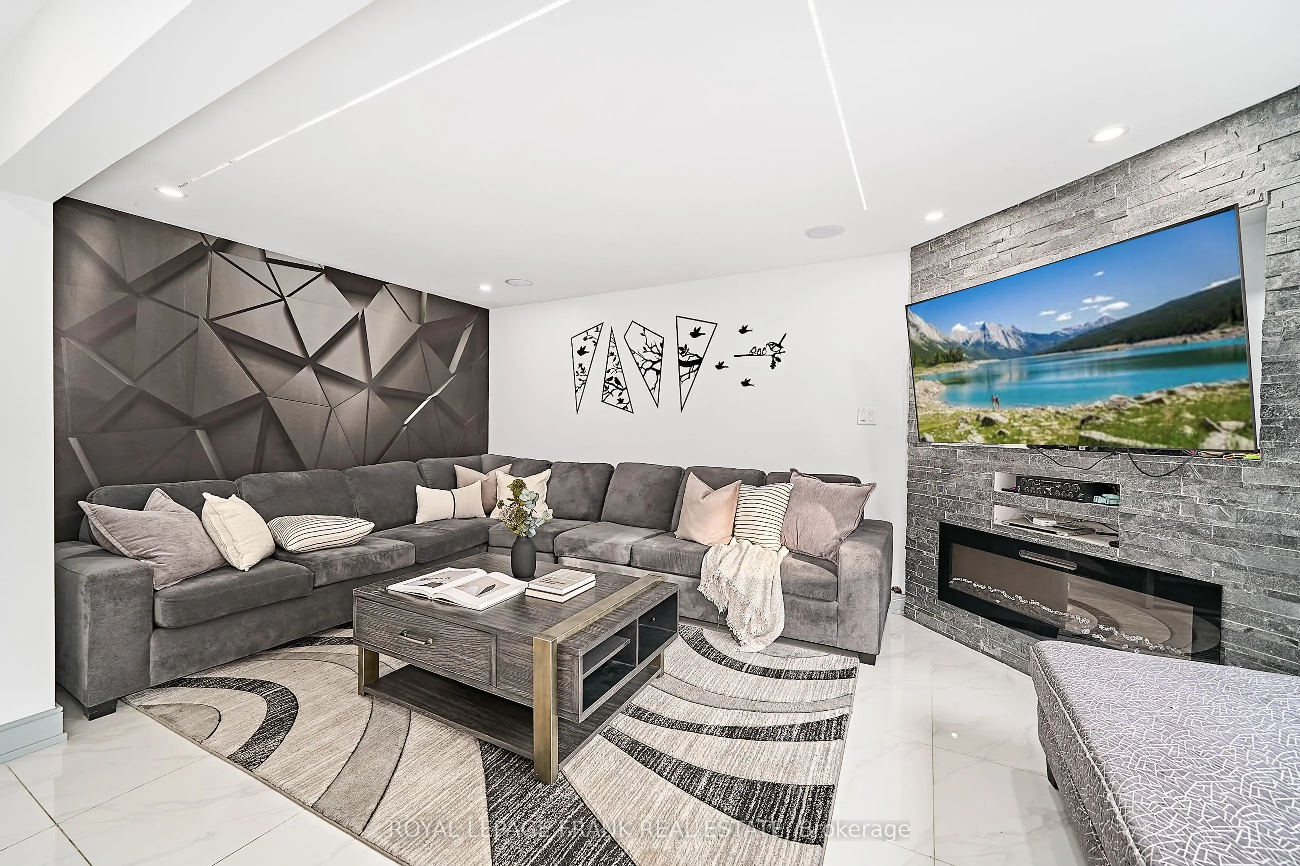3082 Country Lane