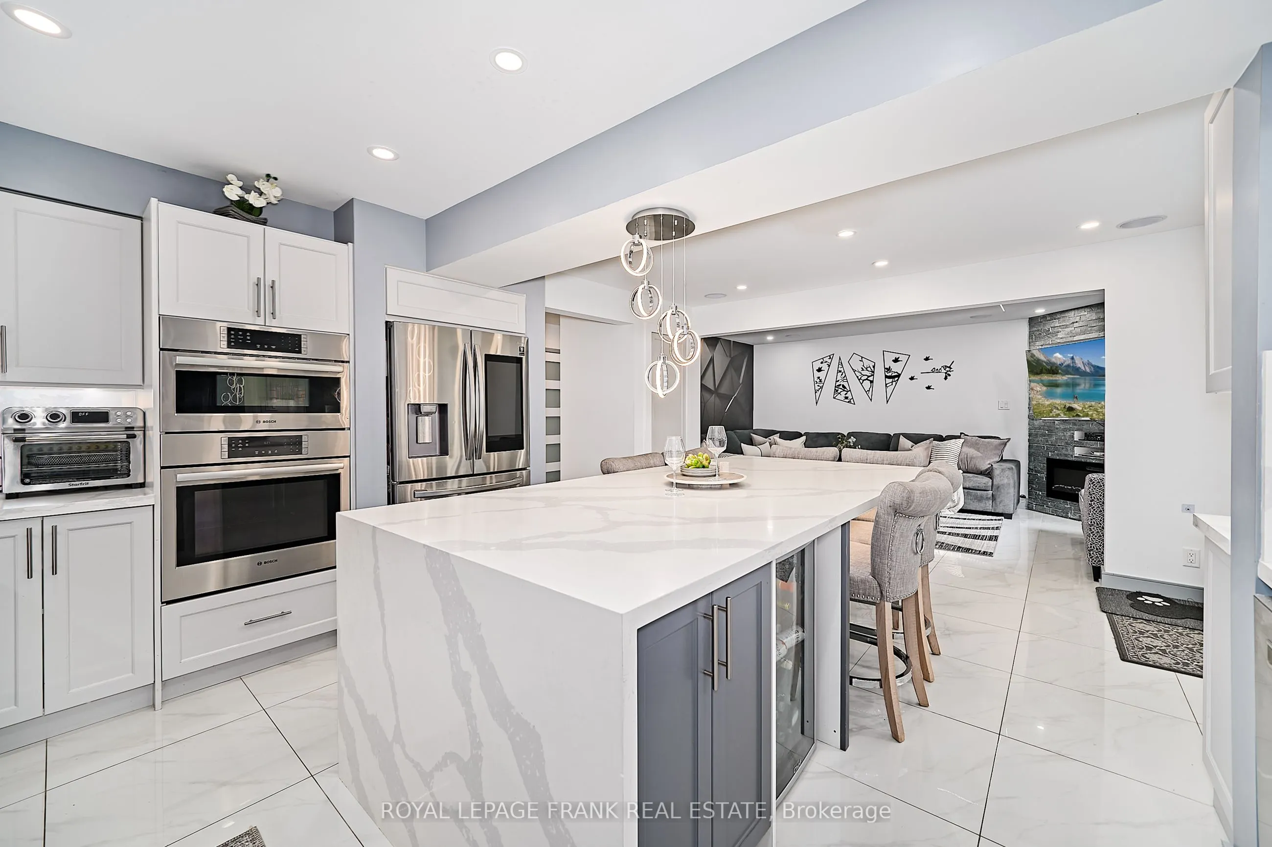 3082 Country Lane