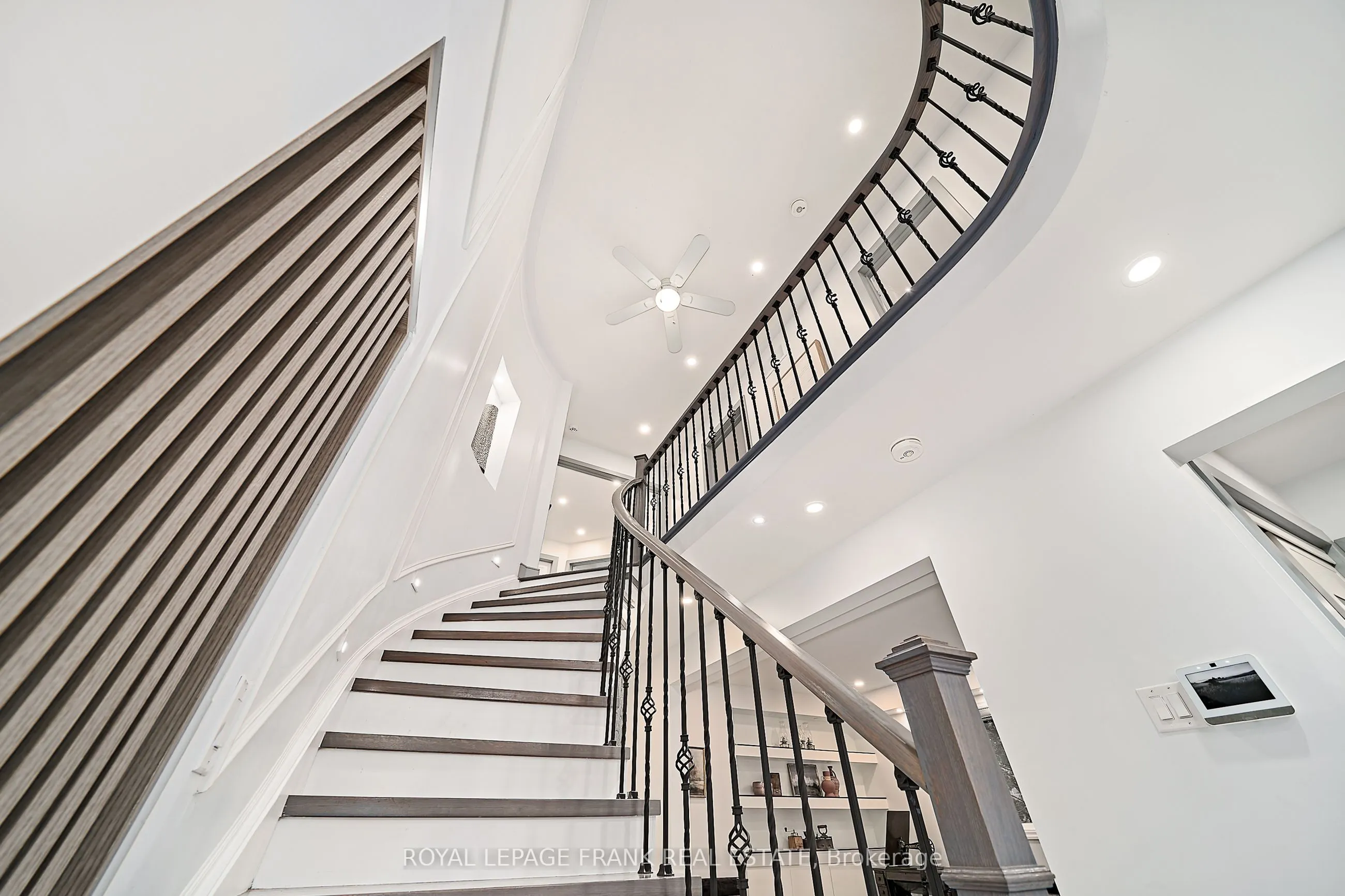 3082 Country Lane