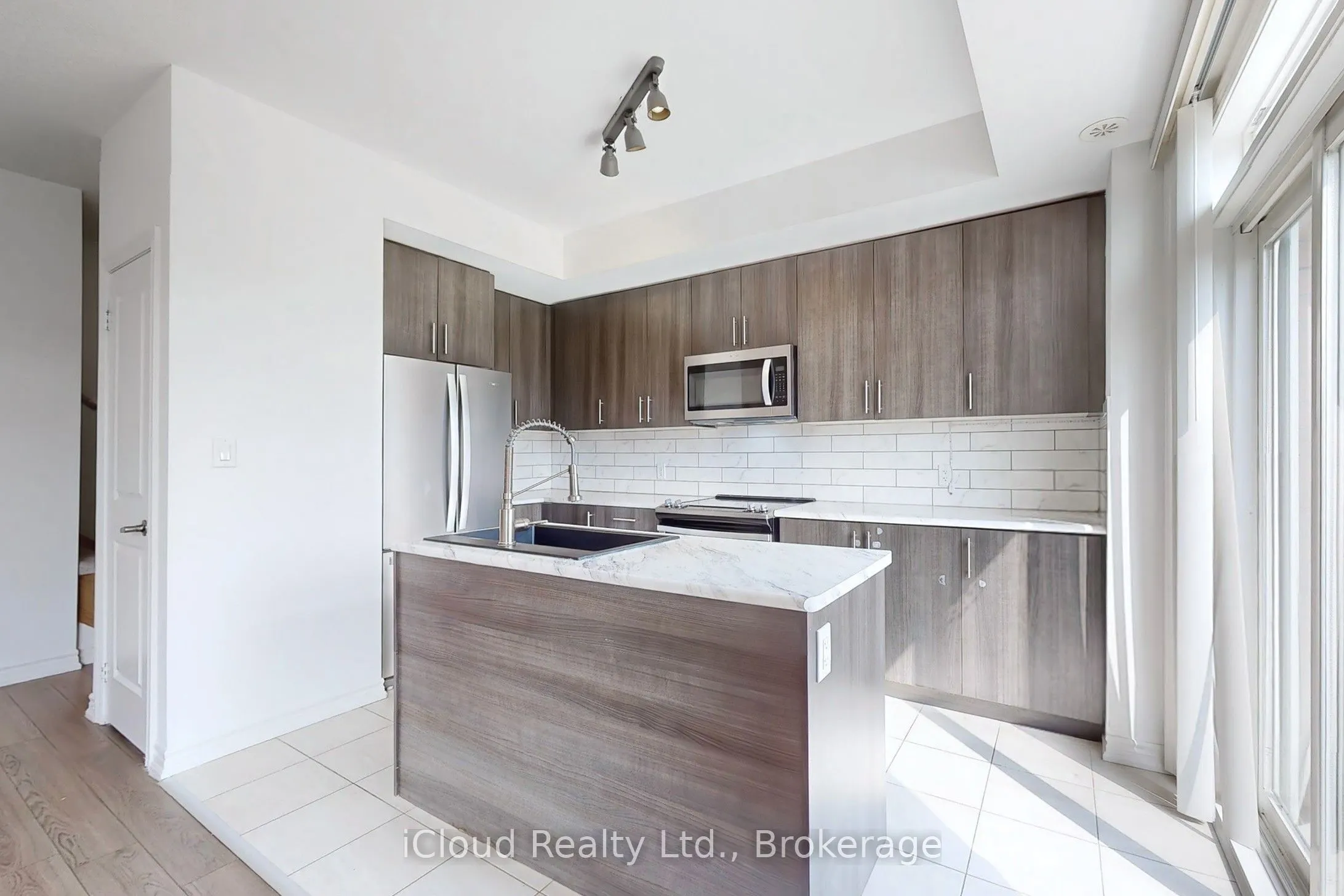 2730 William Jackson Drive, #8