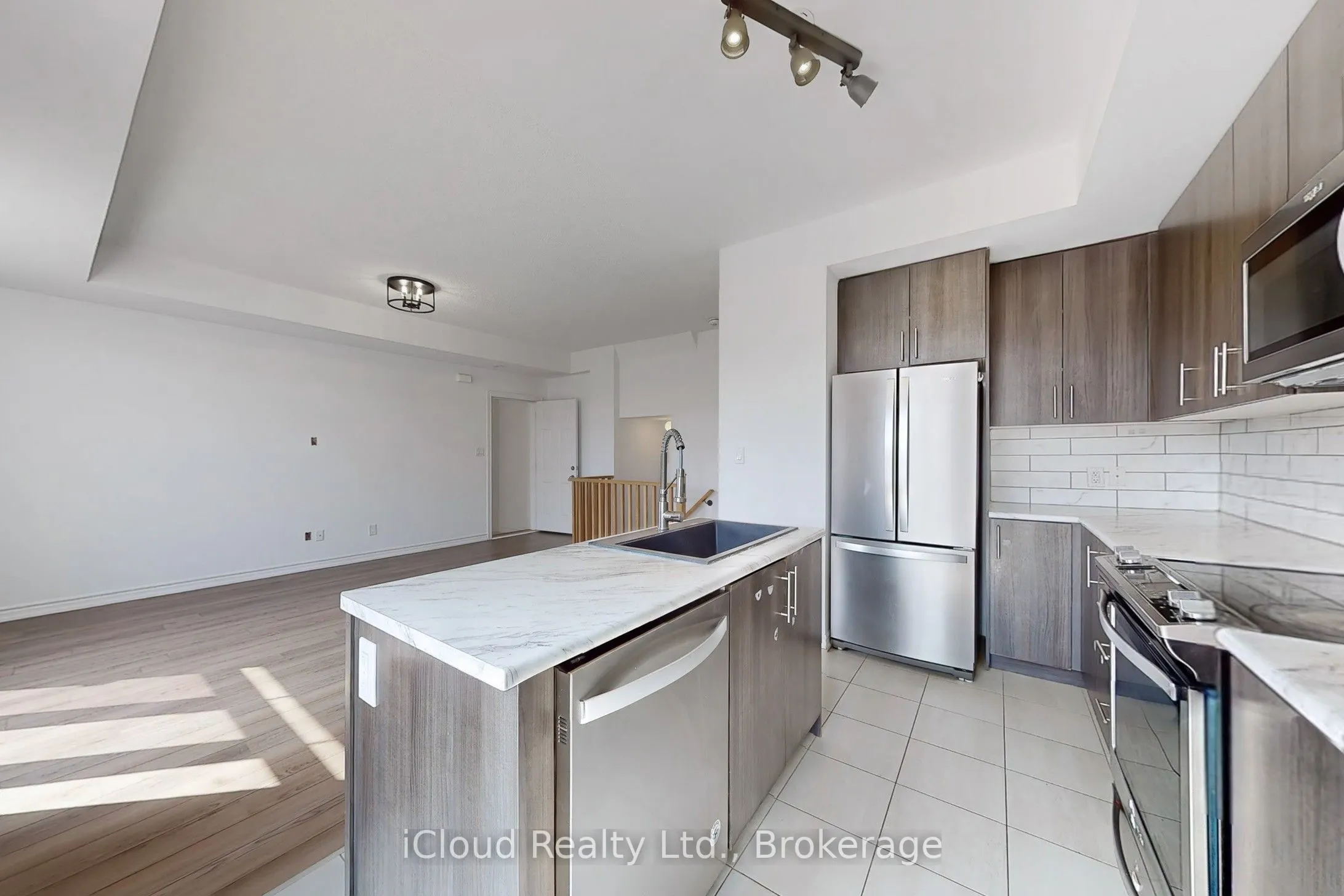 2730 William Jackson Drive, #8