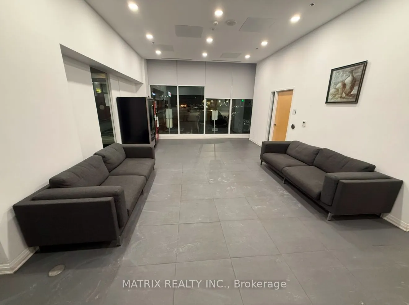1900 Simcoe Street N, #743
