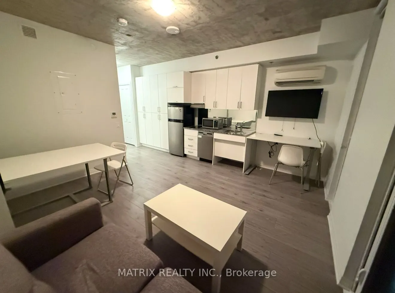 1900 Simcoe Street N, #743