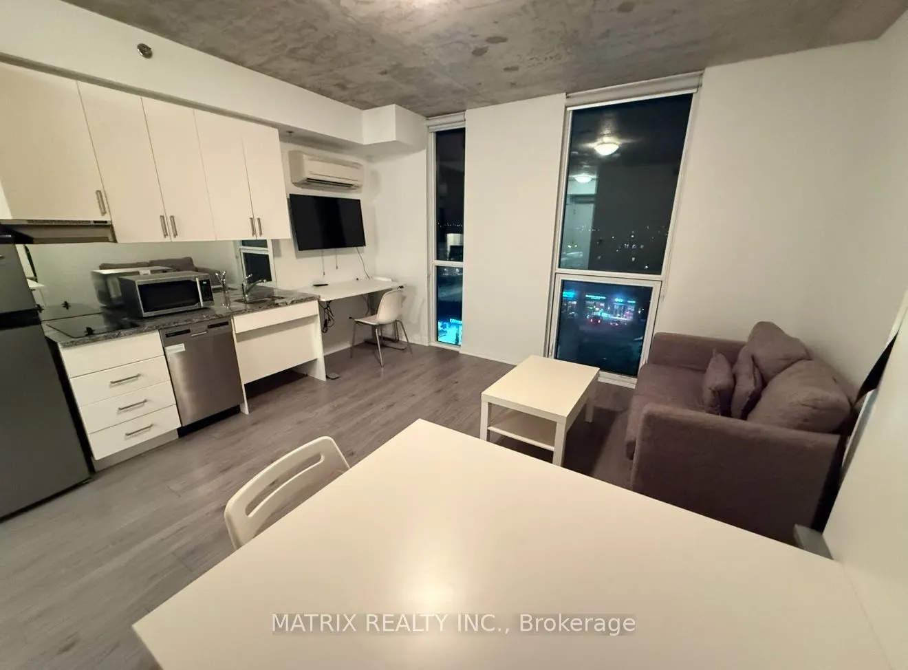 1900 Simcoe Street N, #743
