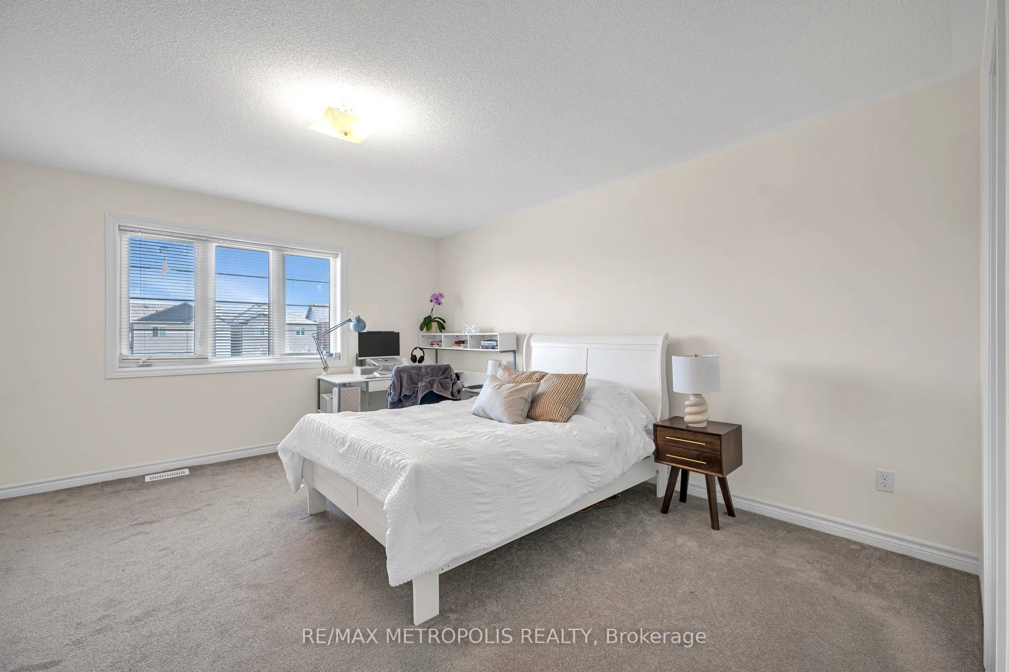 1129 CAMEO Street