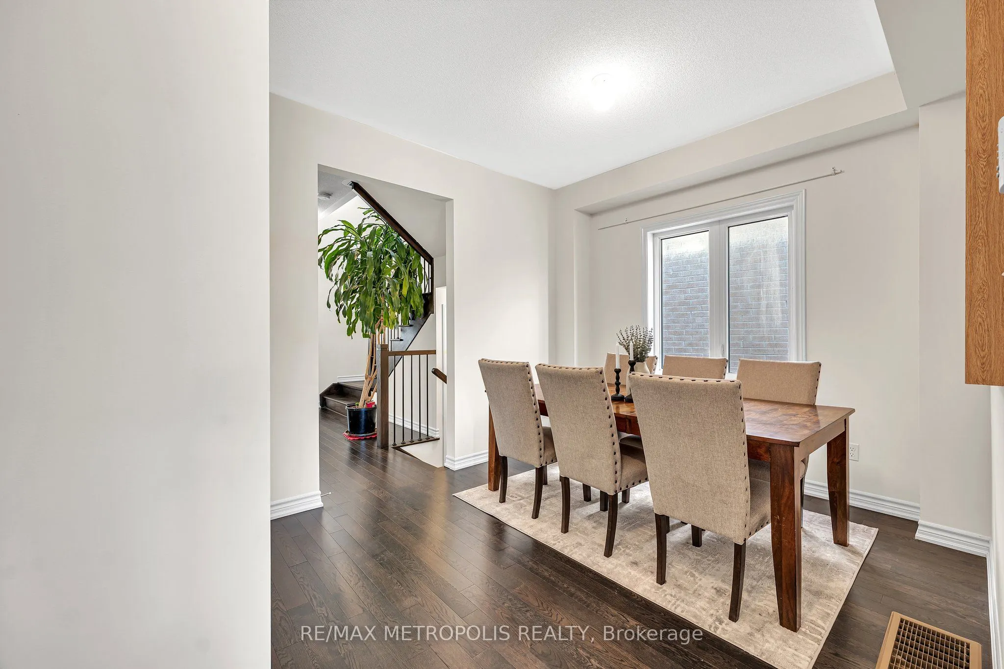 1129 CAMEO Street