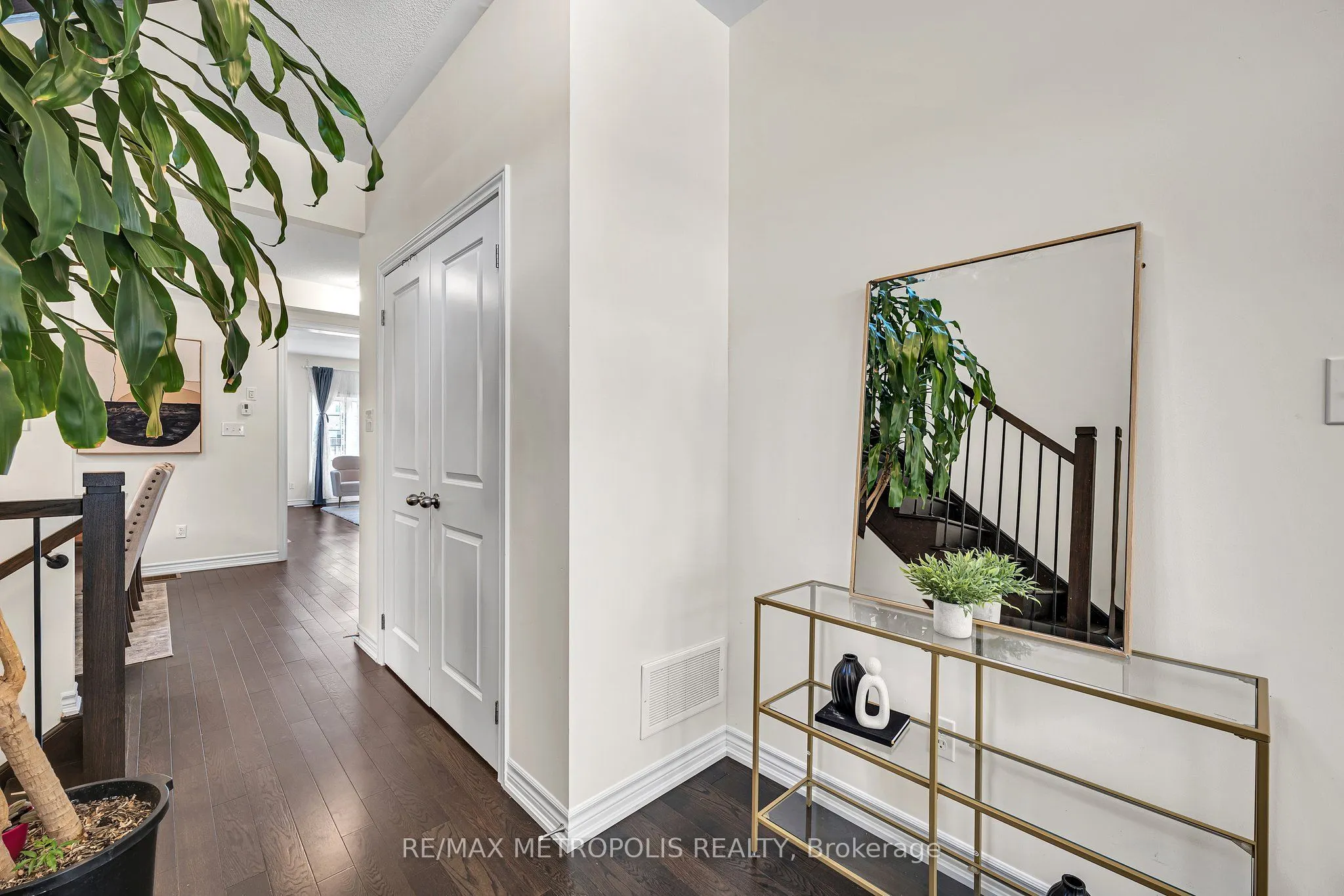 1129 CAMEO Street