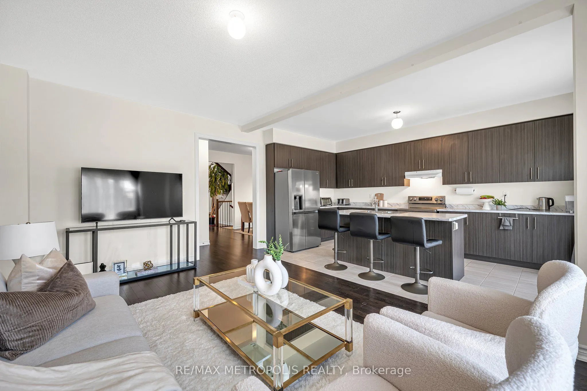 1129 CAMEO Street