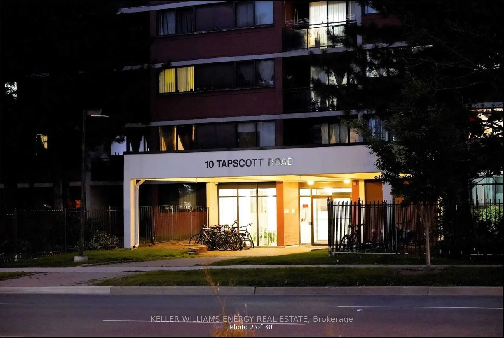 10 Tapscott Road, #813