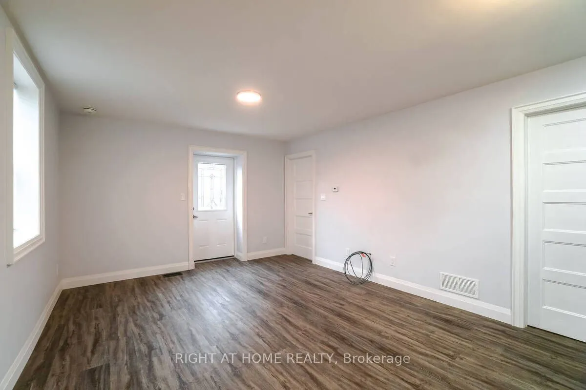 865 Simcoe Street S, #Unit 2