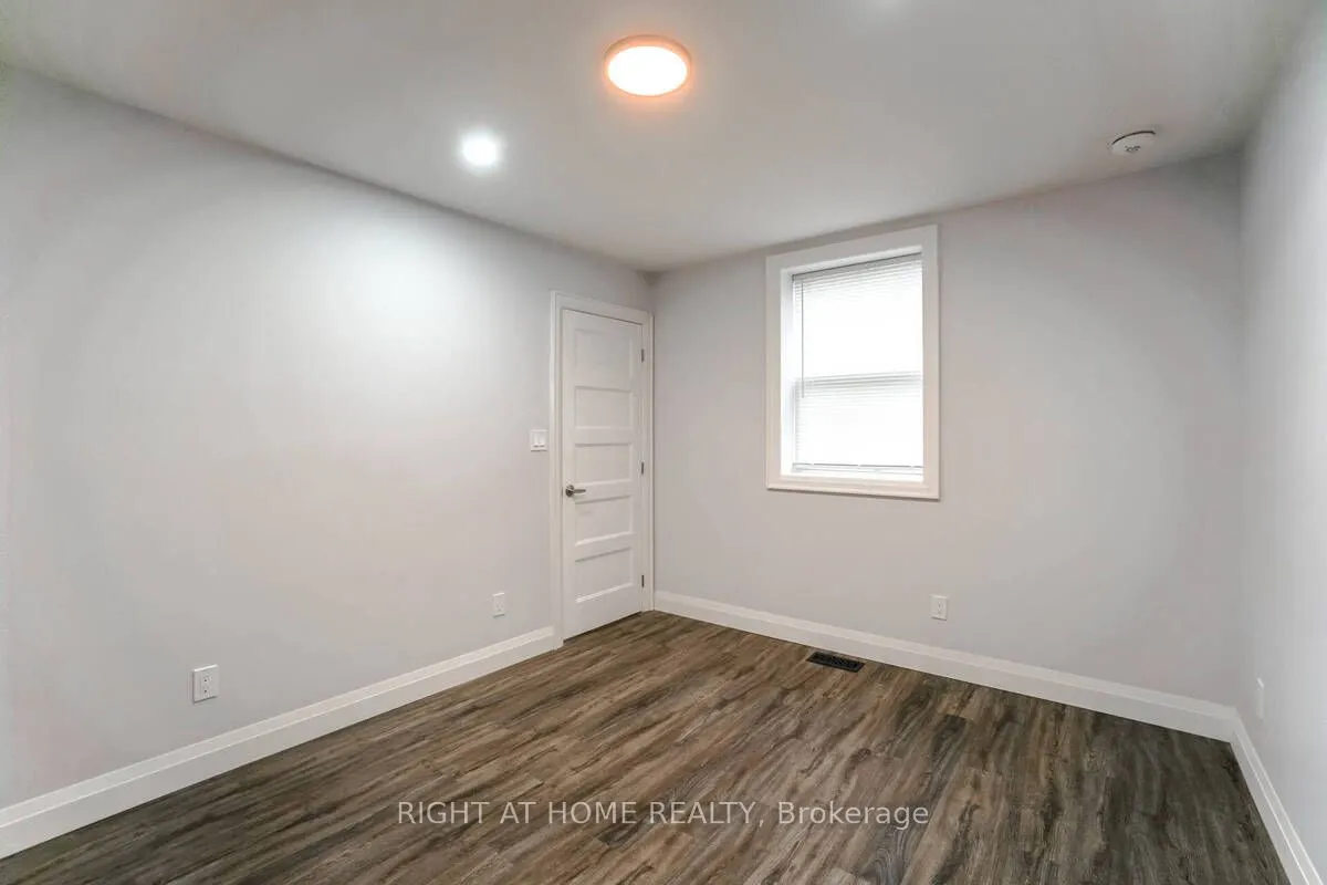865 Simcoe Street S, #Unit 2