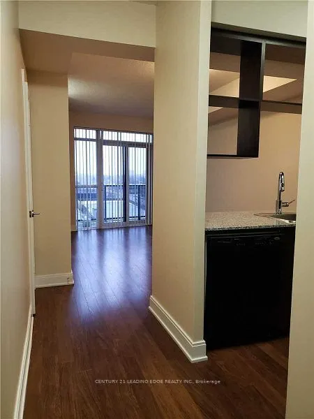 135 Village Green Square, #619