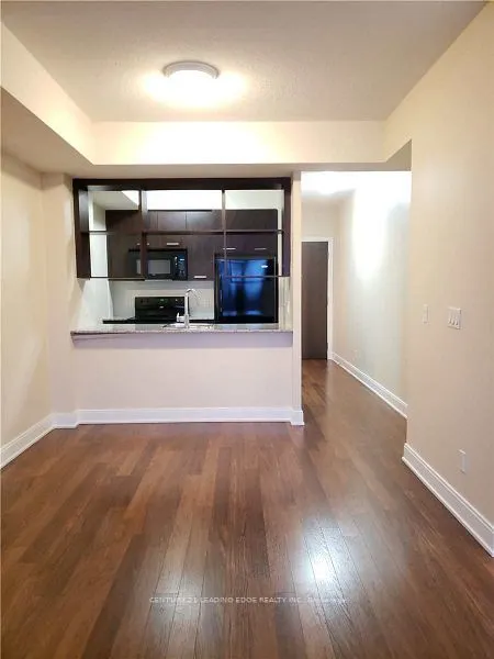 135 Village Green Square, #619