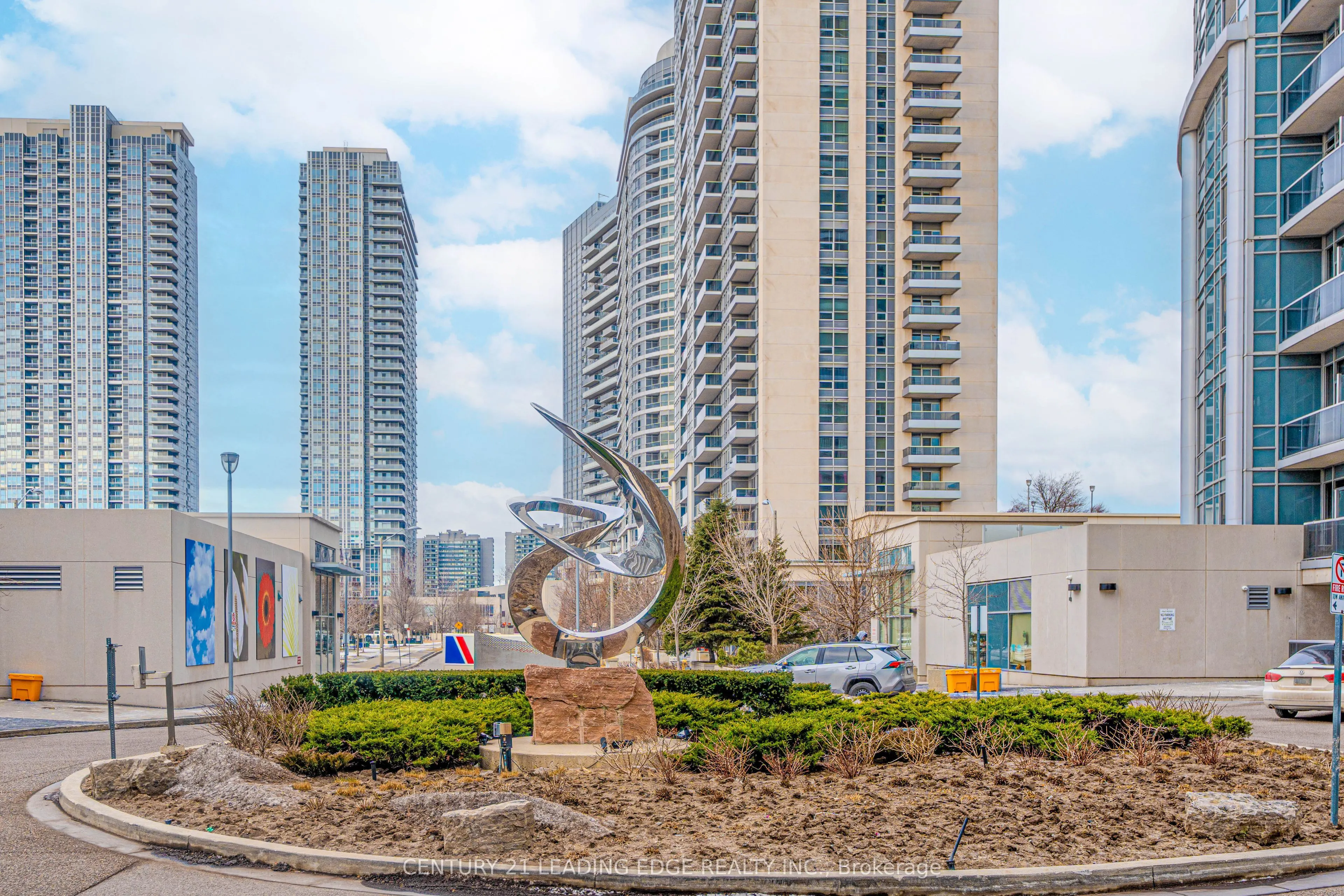 135 Village Green Square, #619