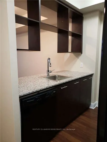 135 Village Green Square, #619