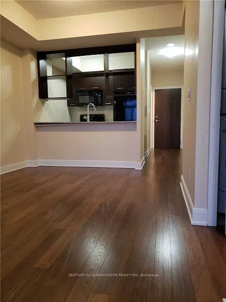 135 Village Green Square, #619