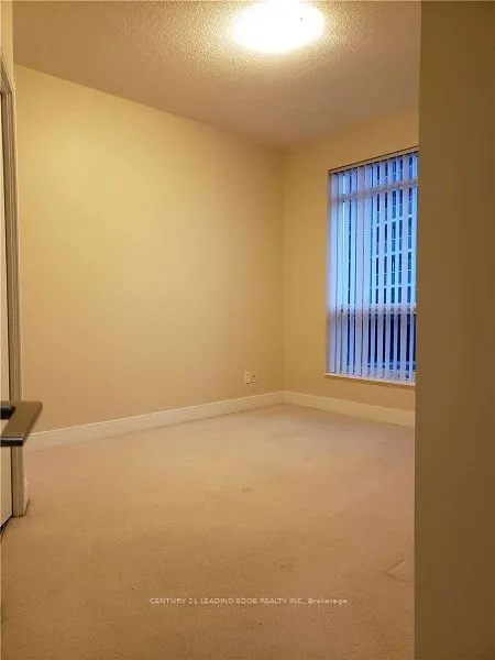 135 Village Green Square, #619