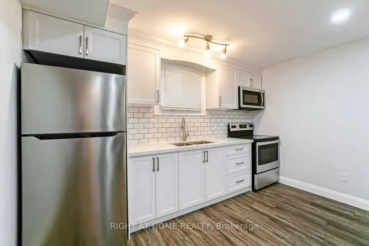 865 Simcoe Street S, #Unit 3