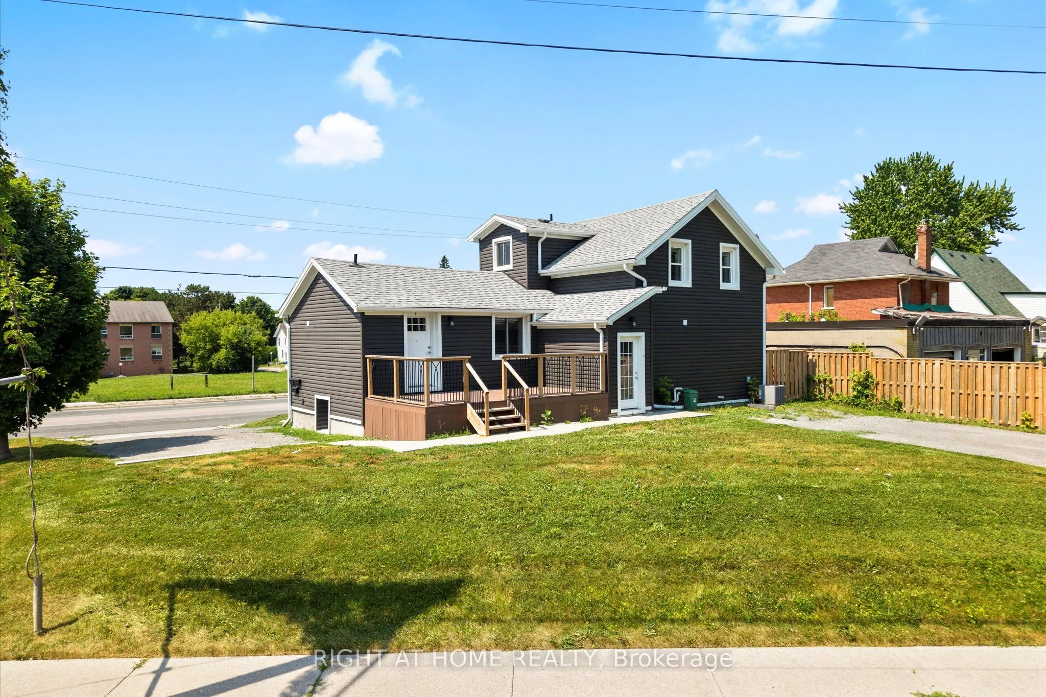865 Simcoe Street S, #Unit 3