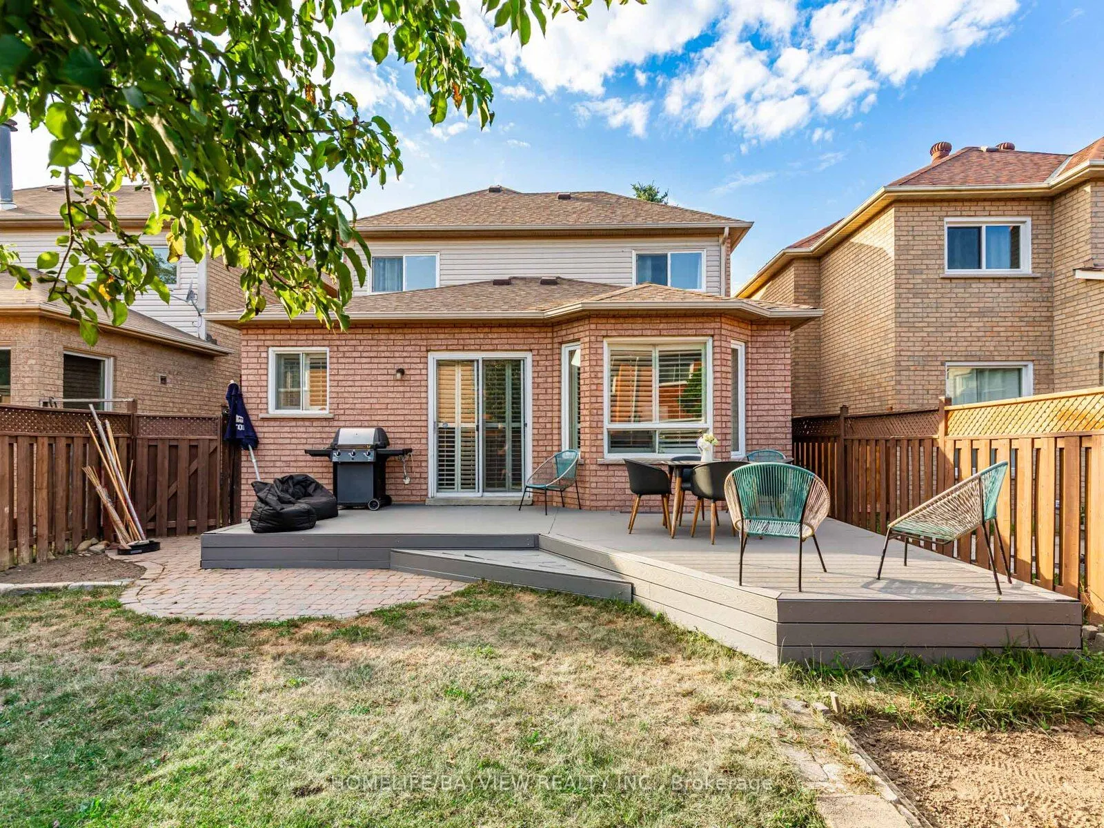 109 Thicket Crescent