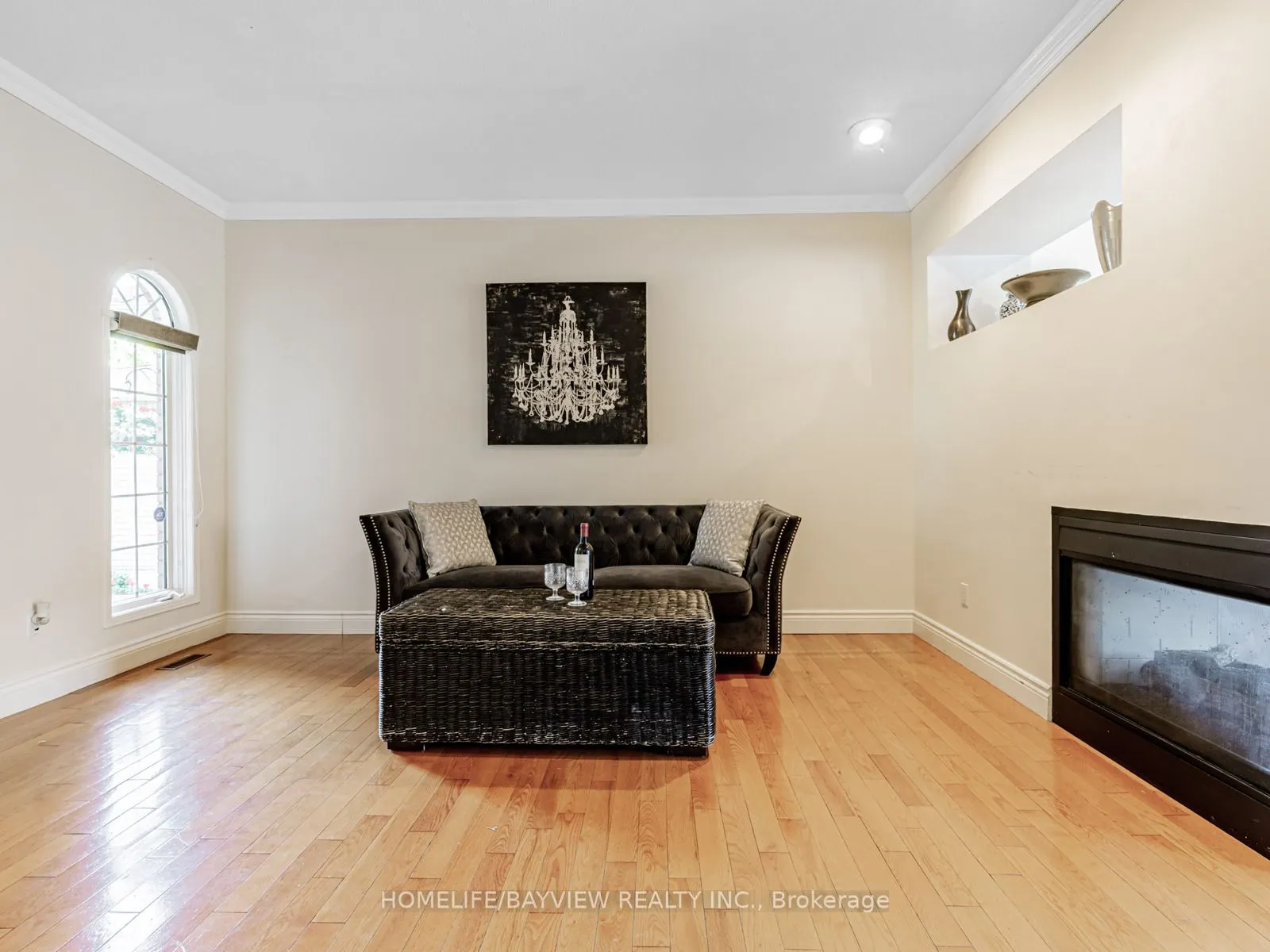 109 Thicket Crescent