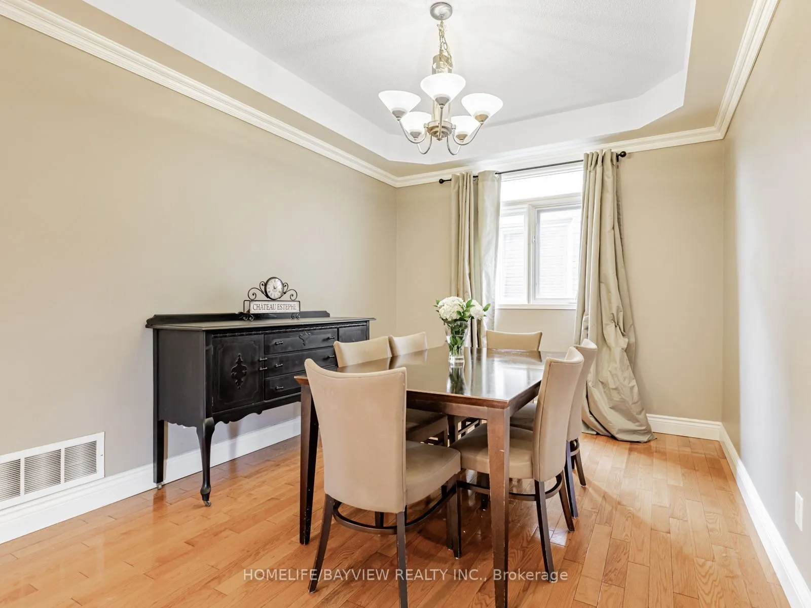 109 Thicket Crescent