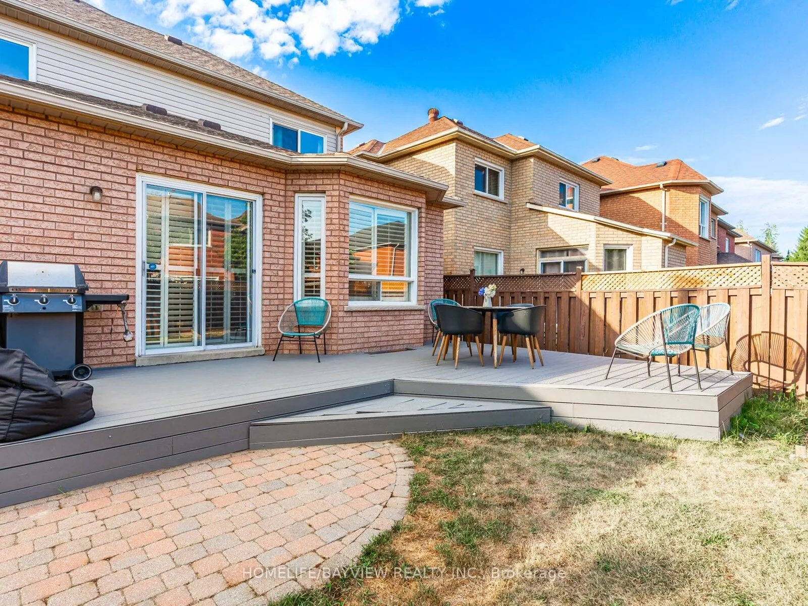 109 Thicket Crescent