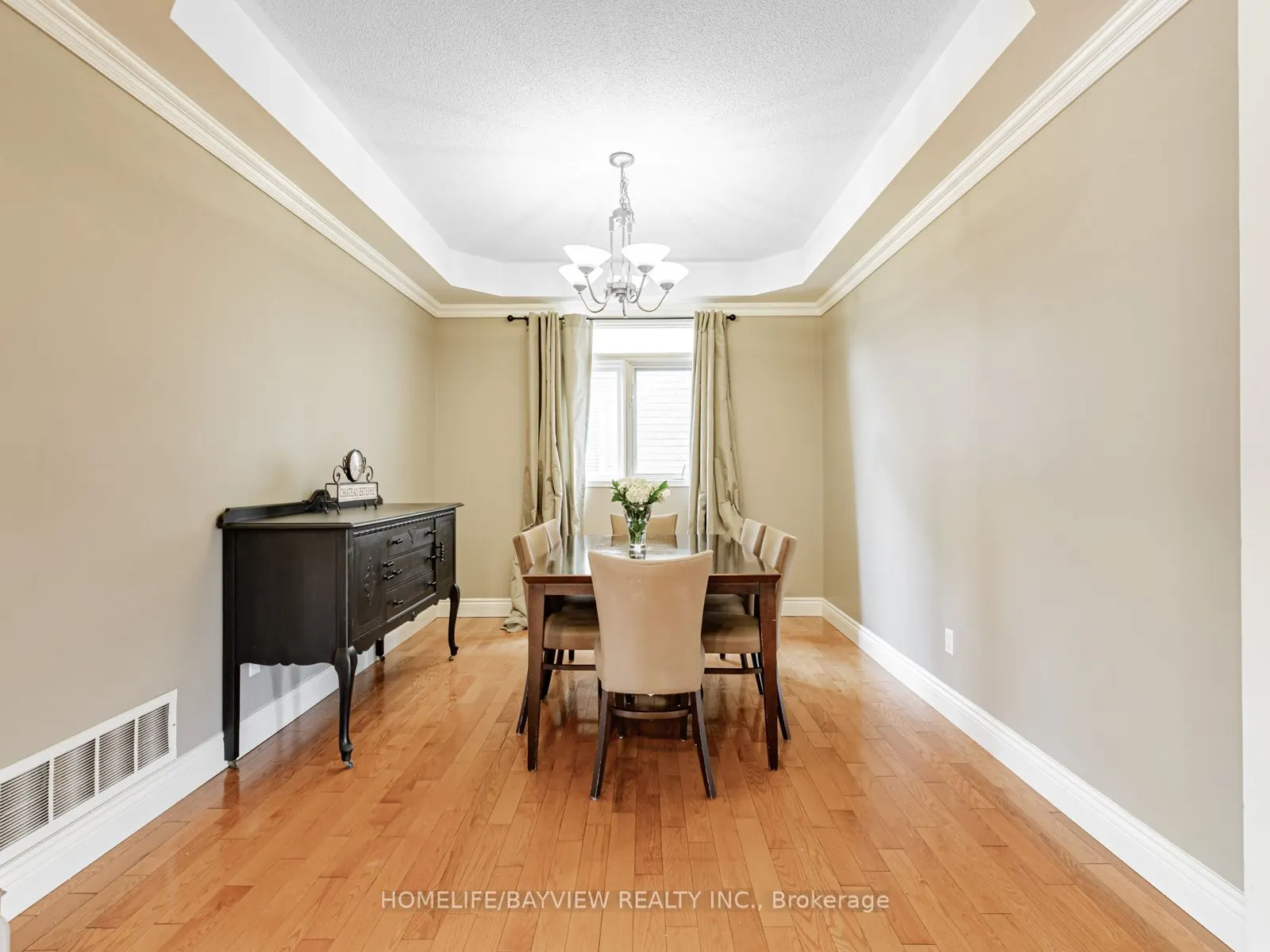 109 Thicket Crescent