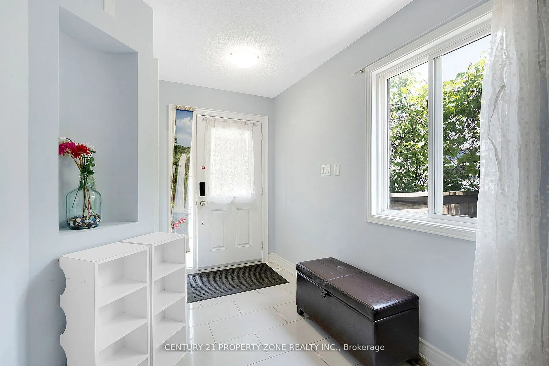 28 Seminoff Street