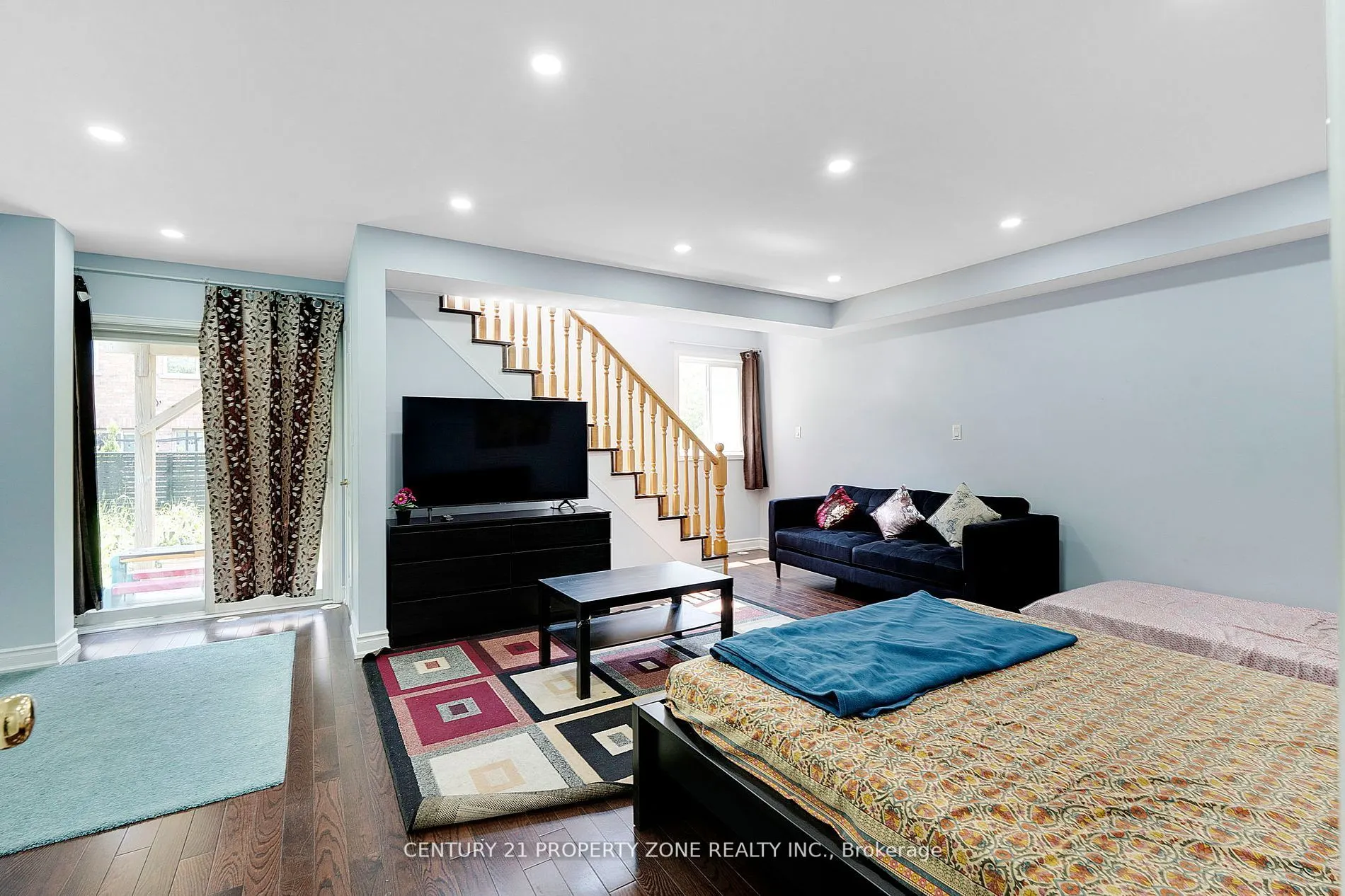 28 Seminoff Street