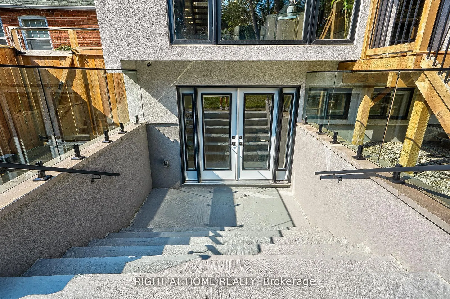 333 Woodmount Avenue