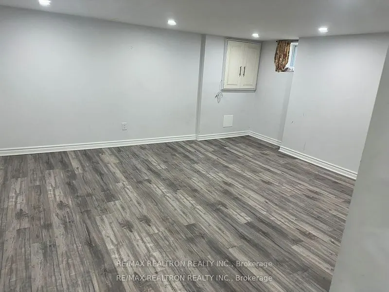 25 Rossander Court