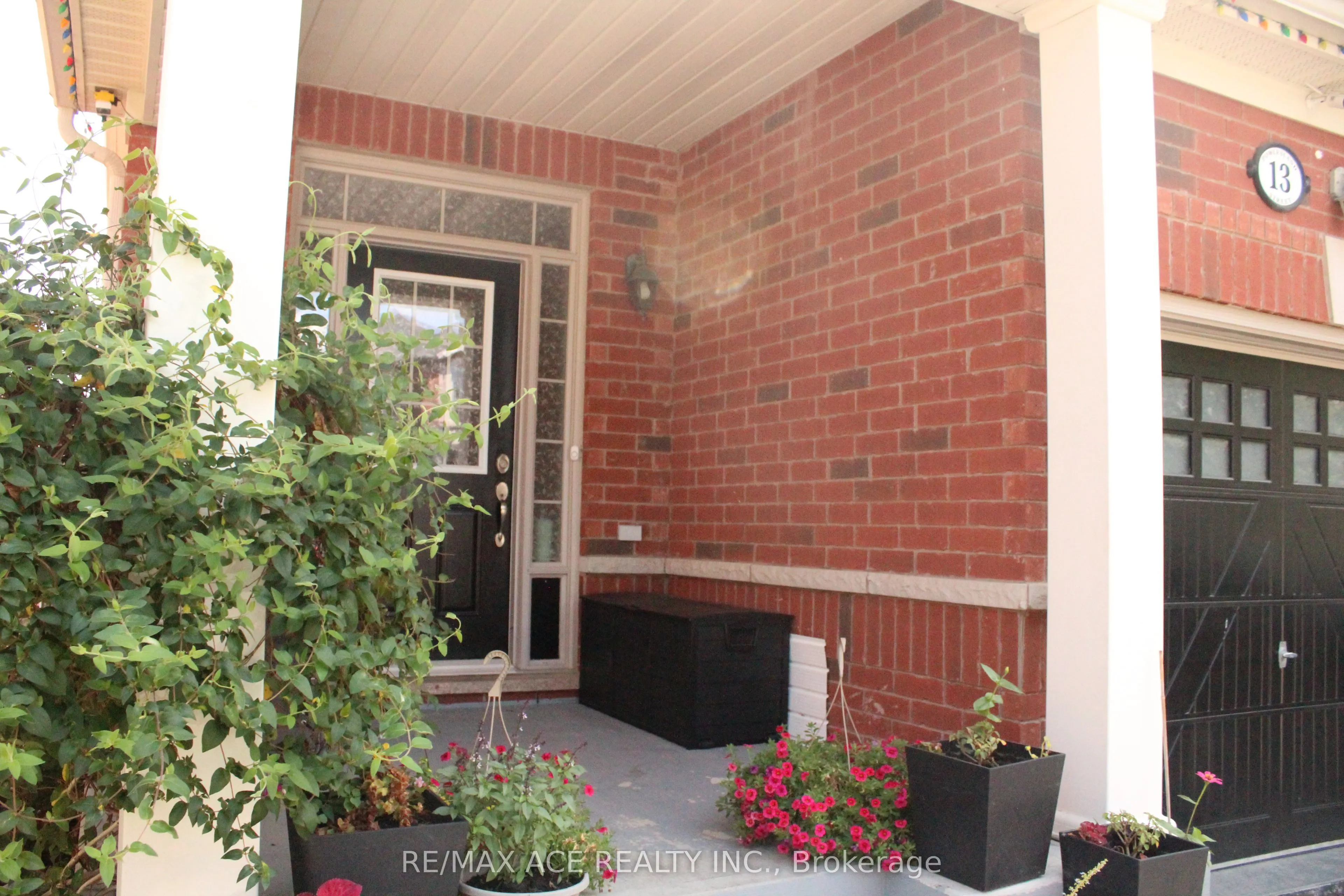 13 Powlesland Street