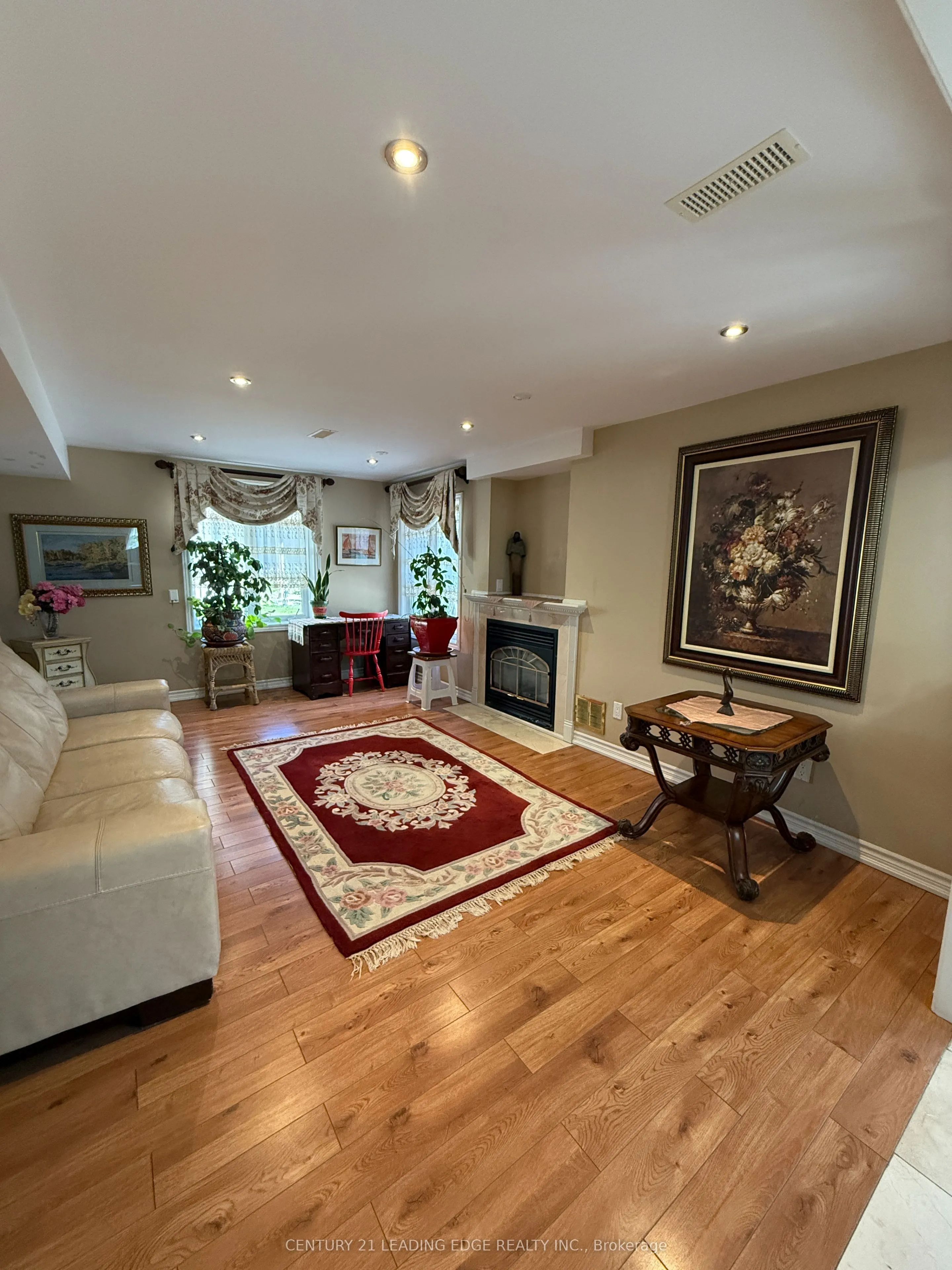 15 Sirius Crescent