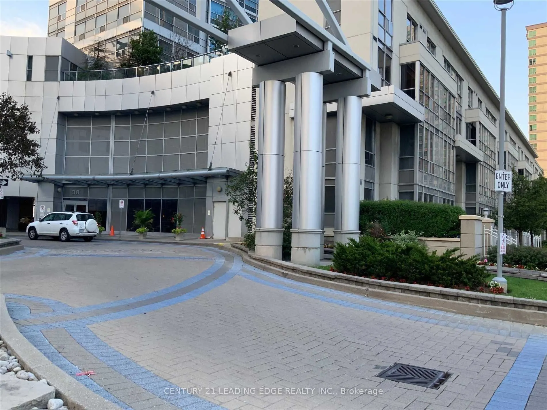 38 Lee Centre Drive, #1605