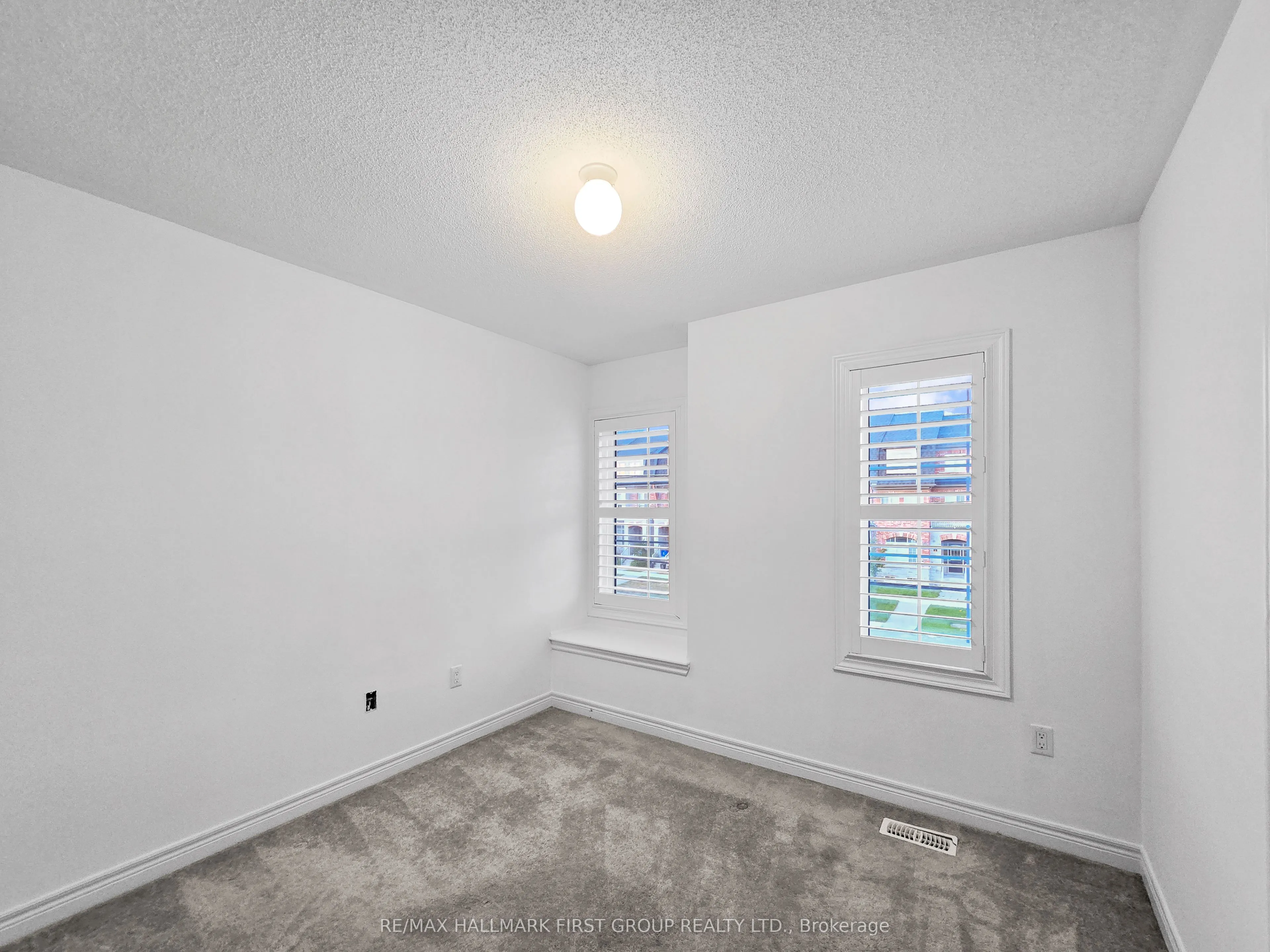 275 Shadow Place S