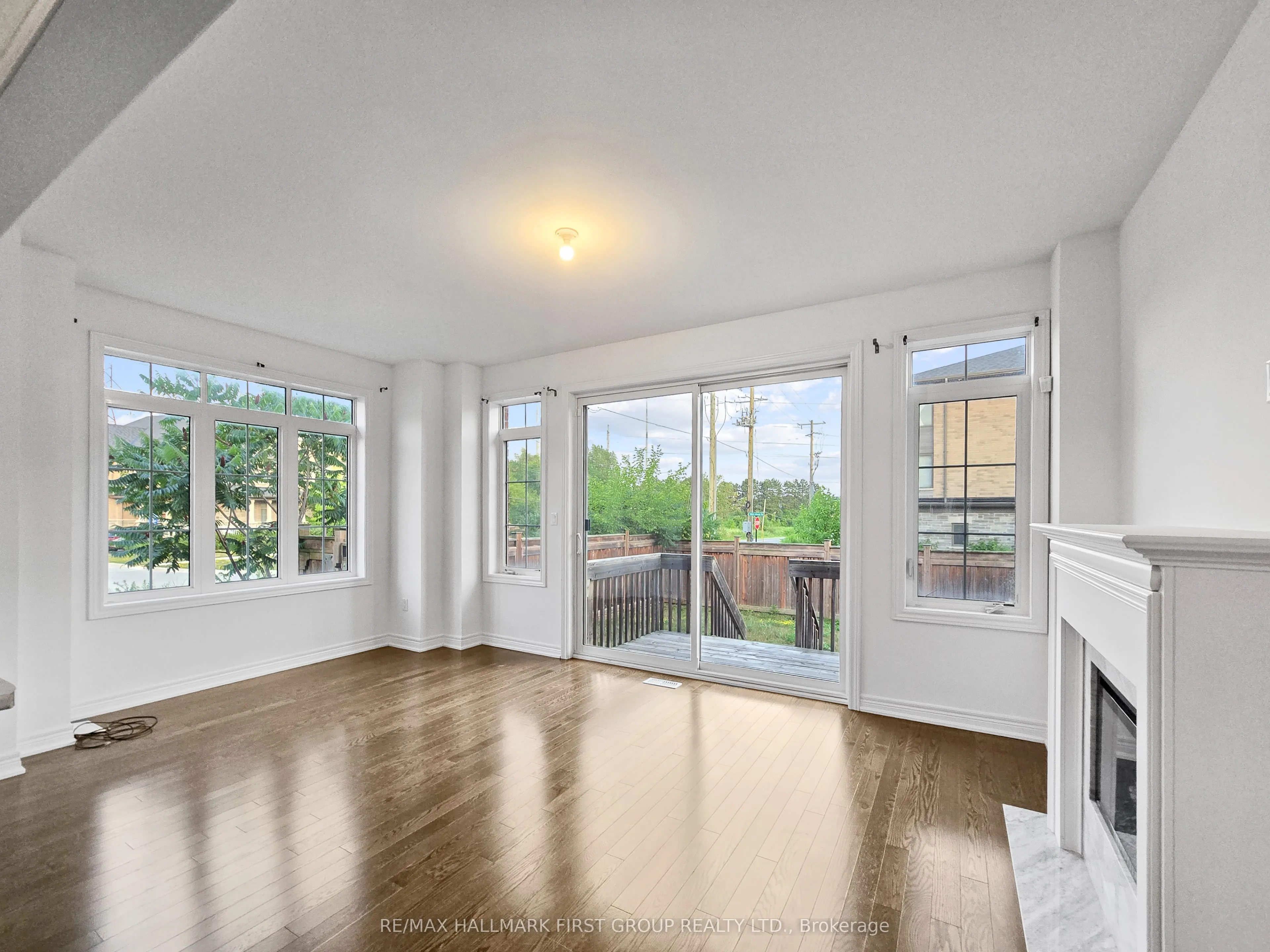 275 Shadow Place S