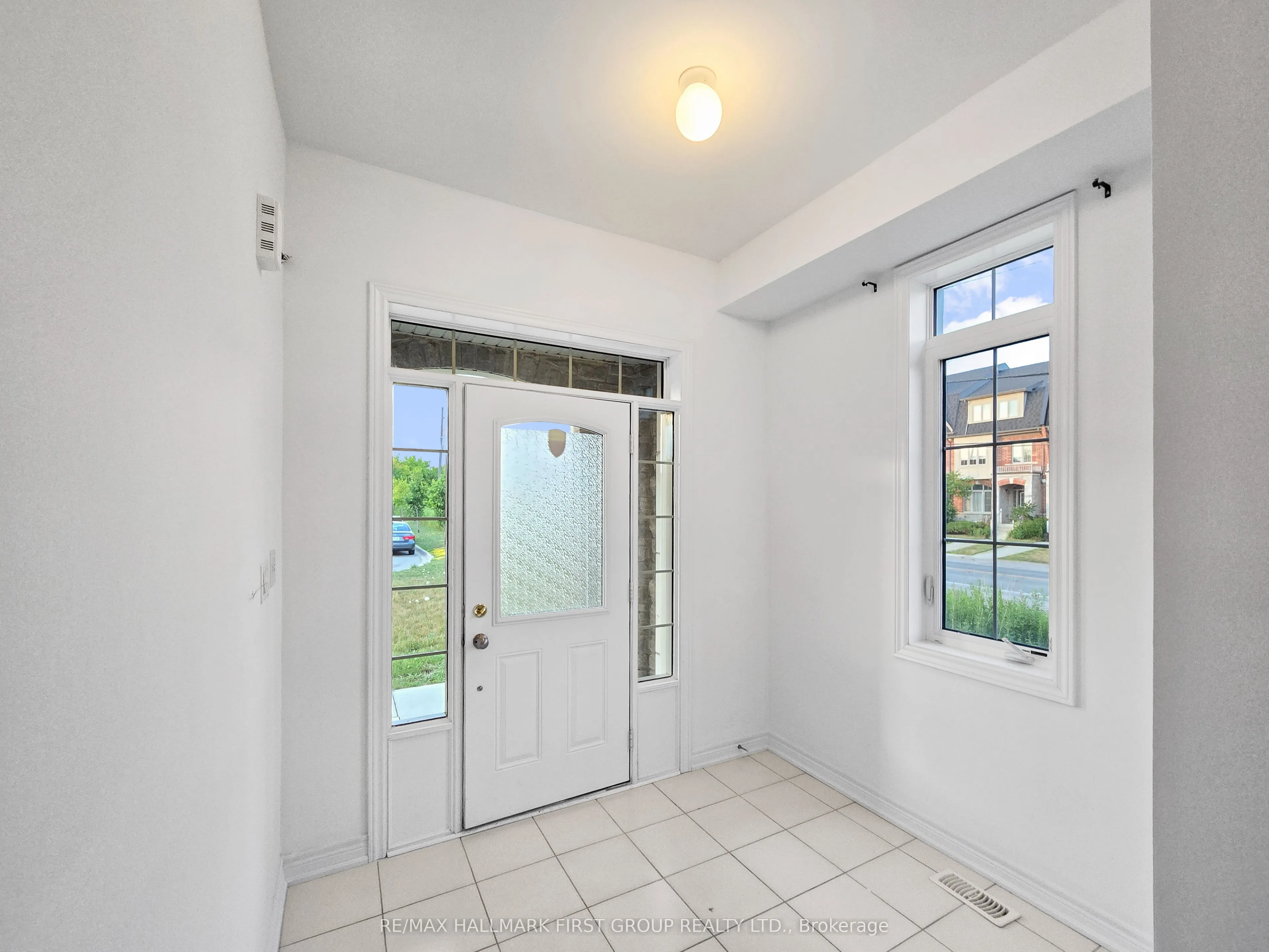 275 Shadow Place S