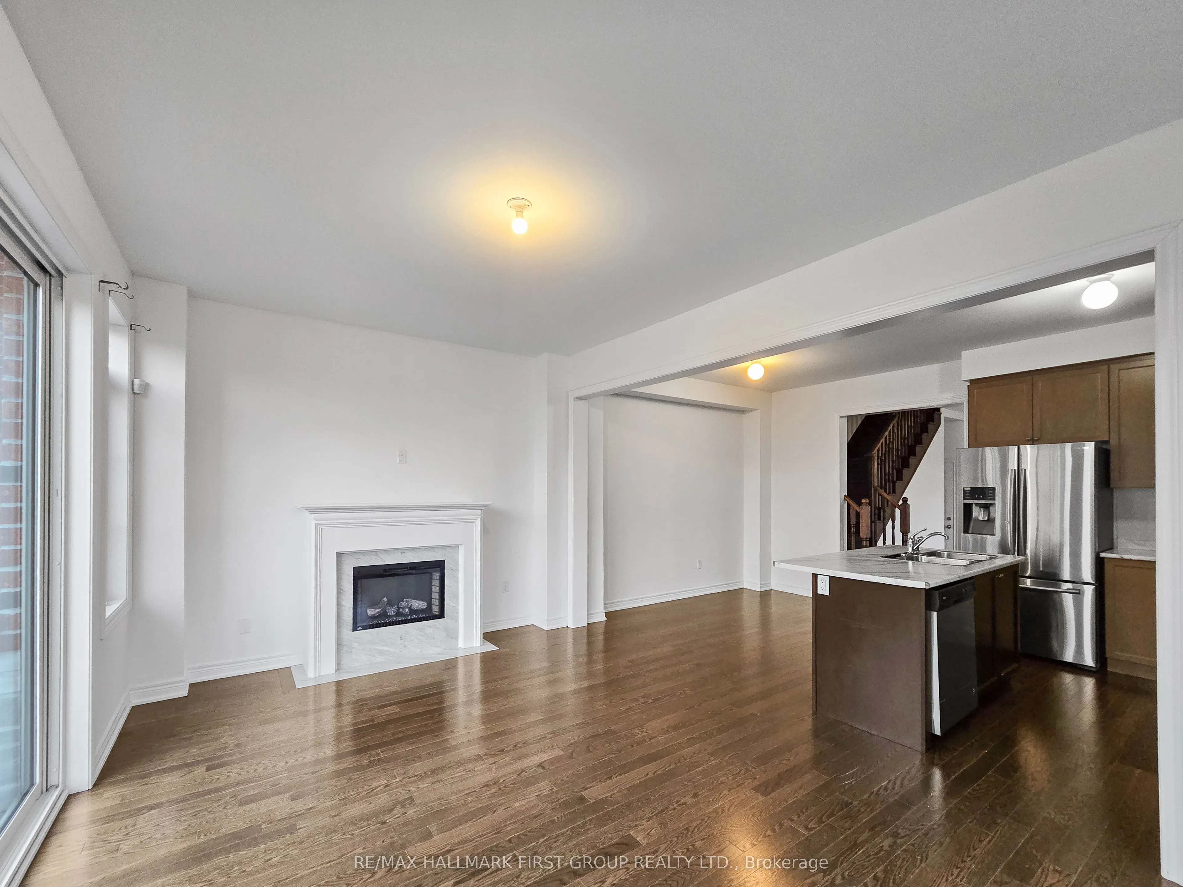 275 Shadow Place S