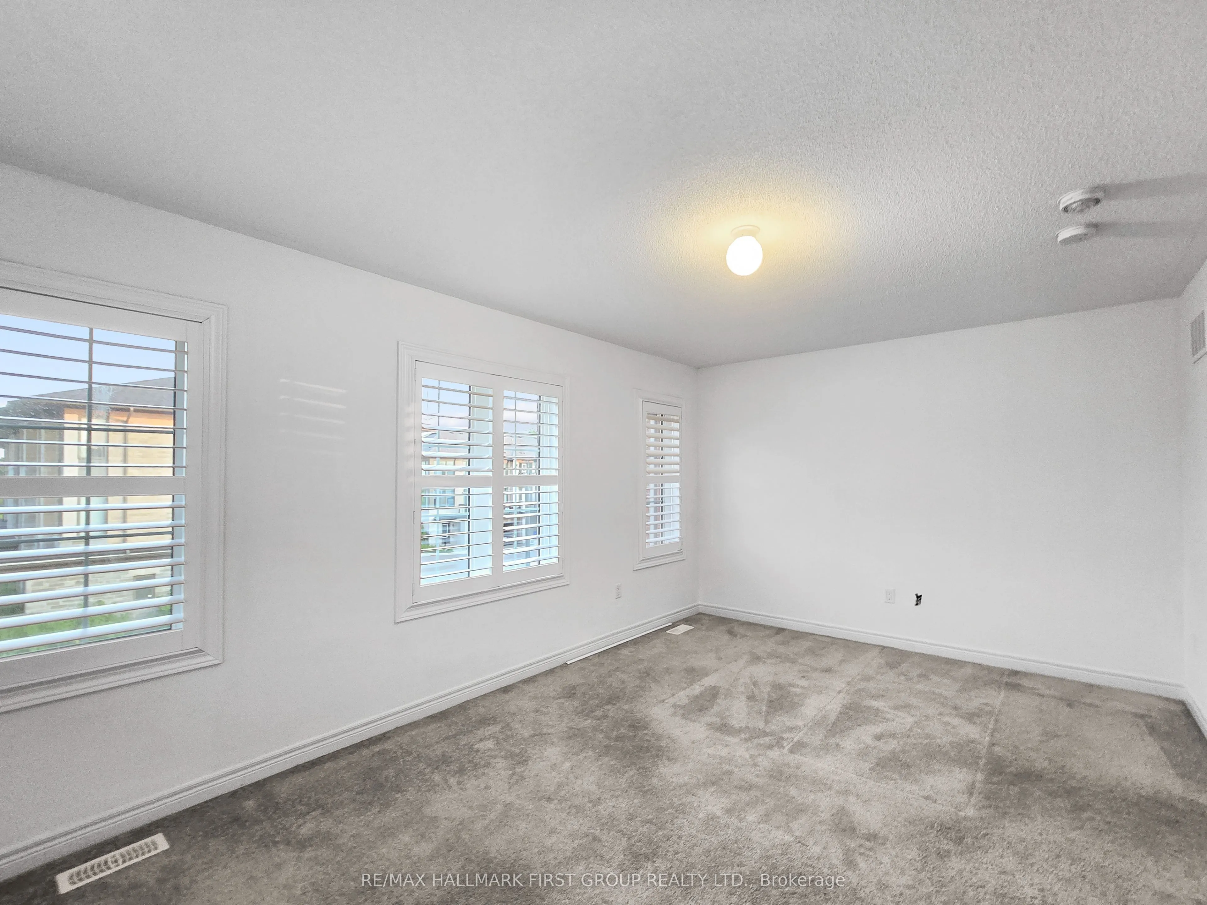 275 Shadow Place S