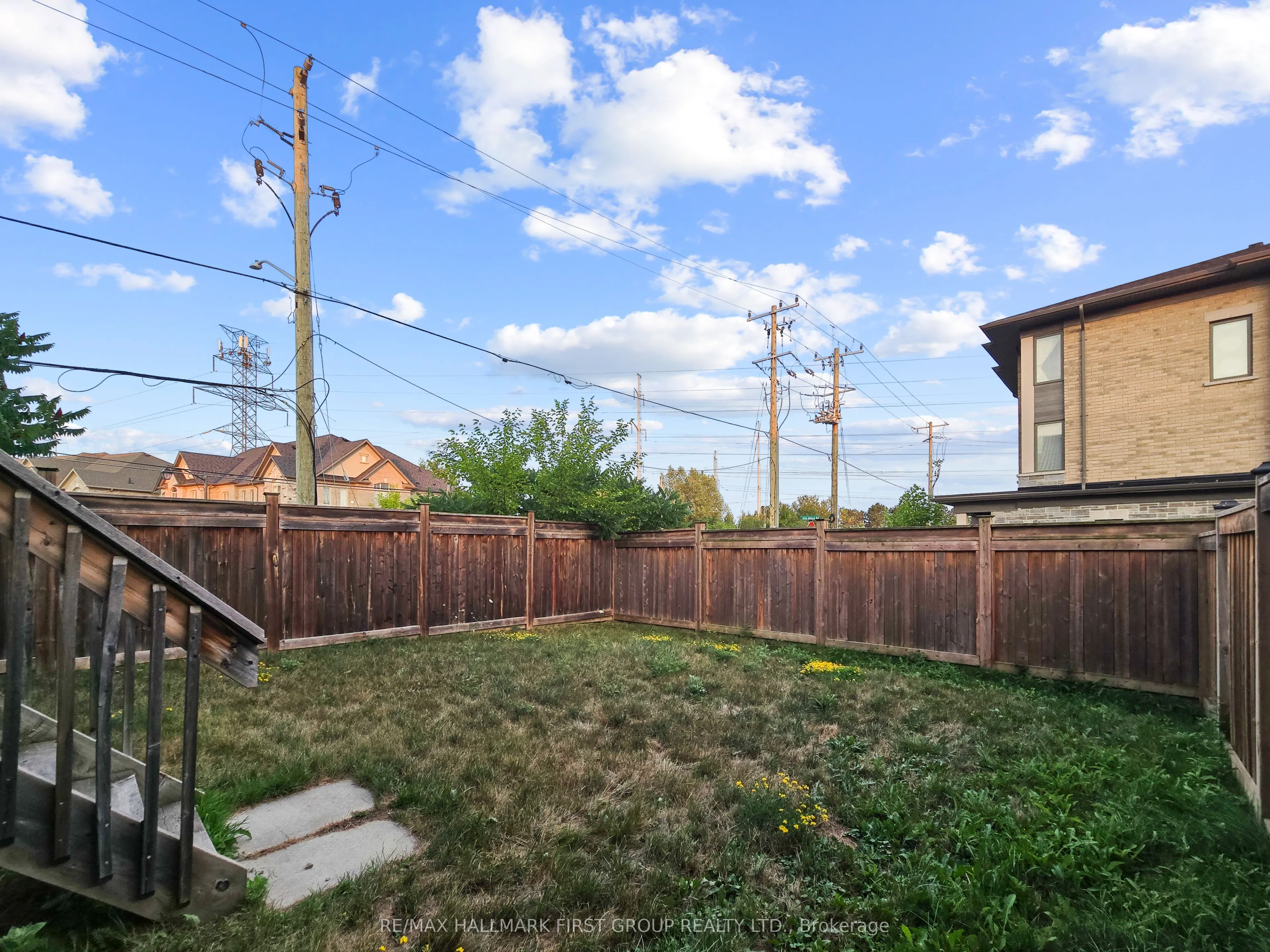 275 Shadow Place S