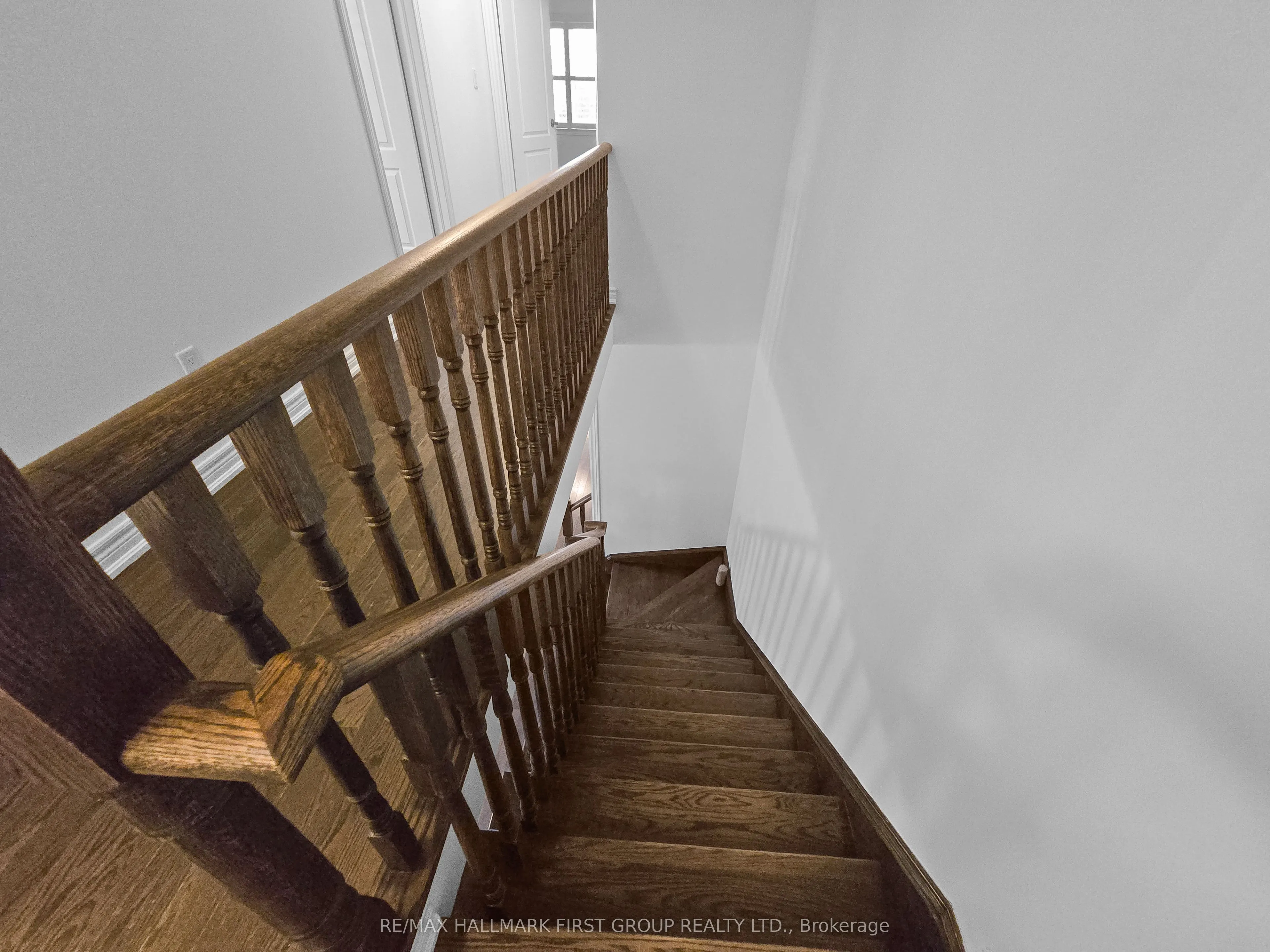 275 Shadow Place S