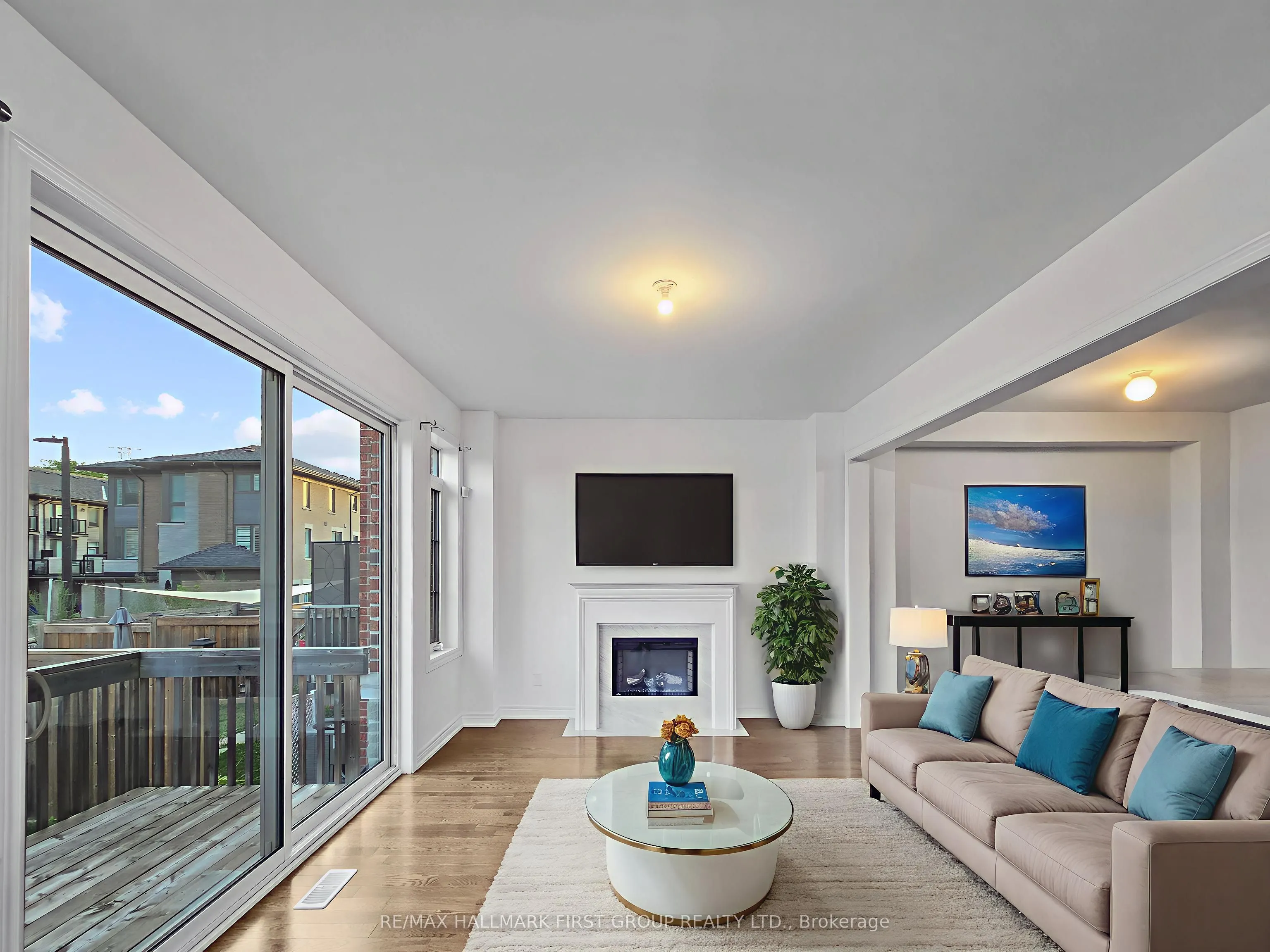 275 Shadow Place S