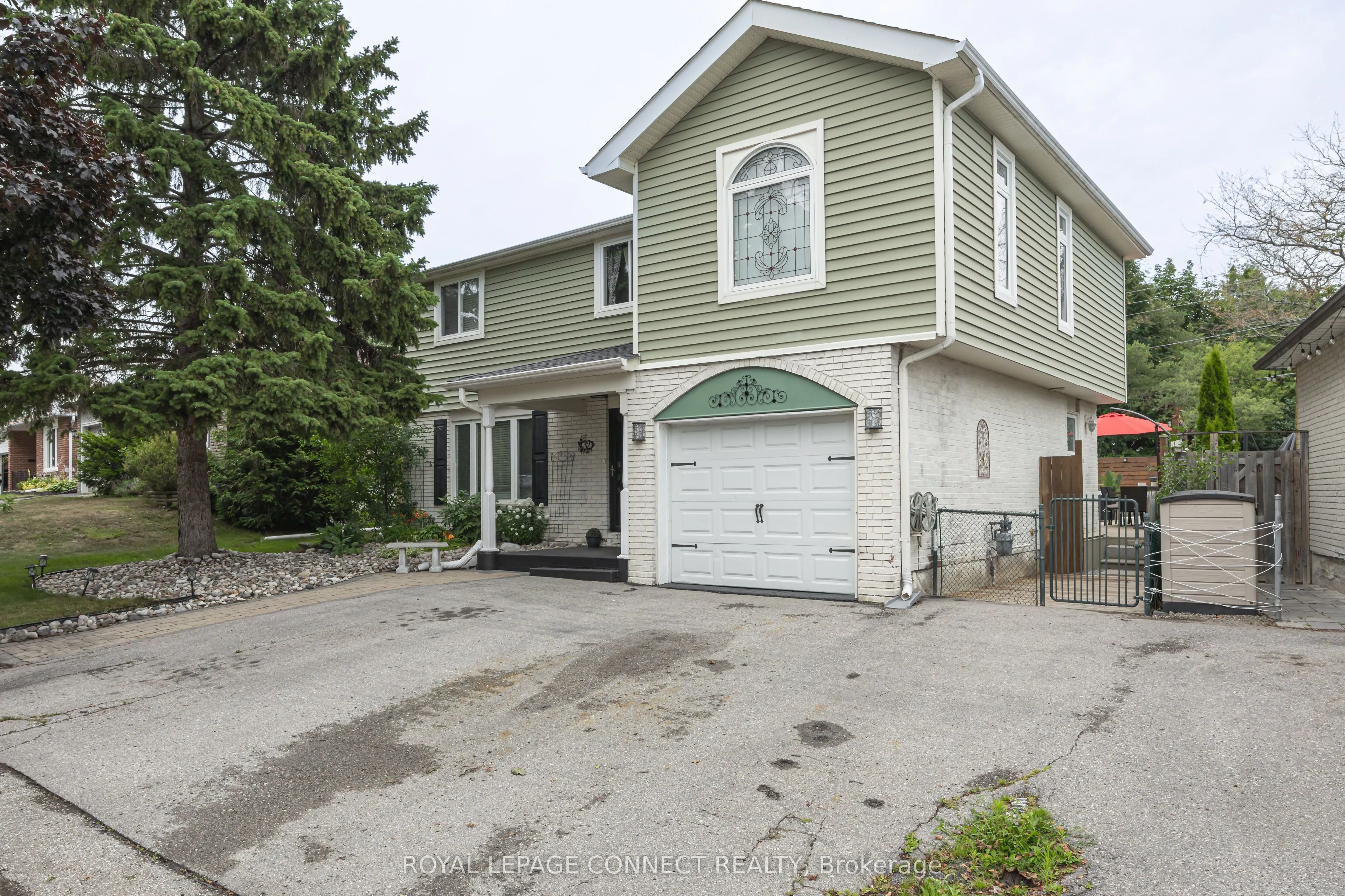 32 Harland Crescent
