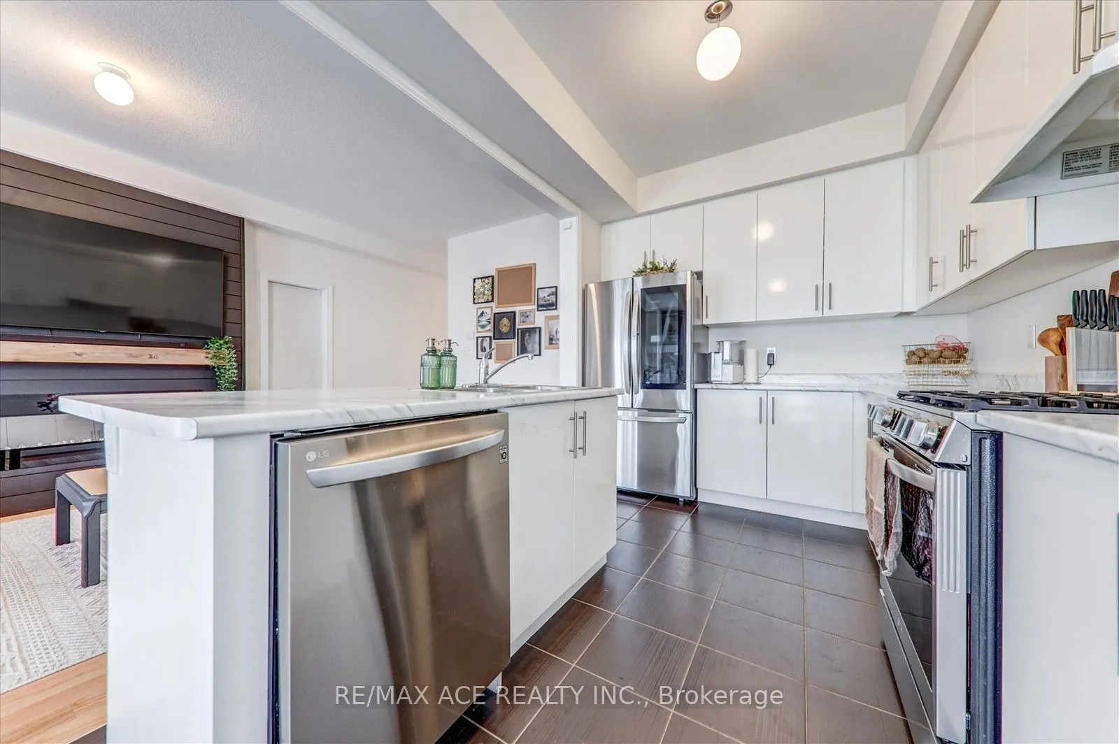 1111 Skyridge Boulevard
