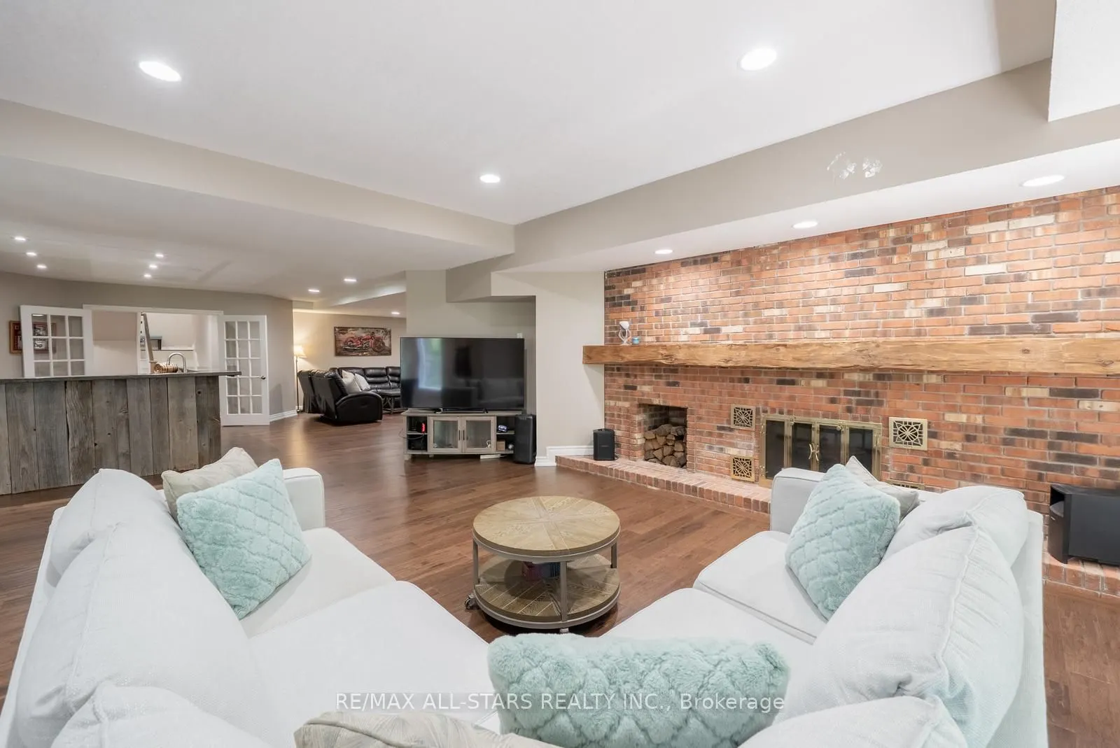 64 Woodbridge Circle