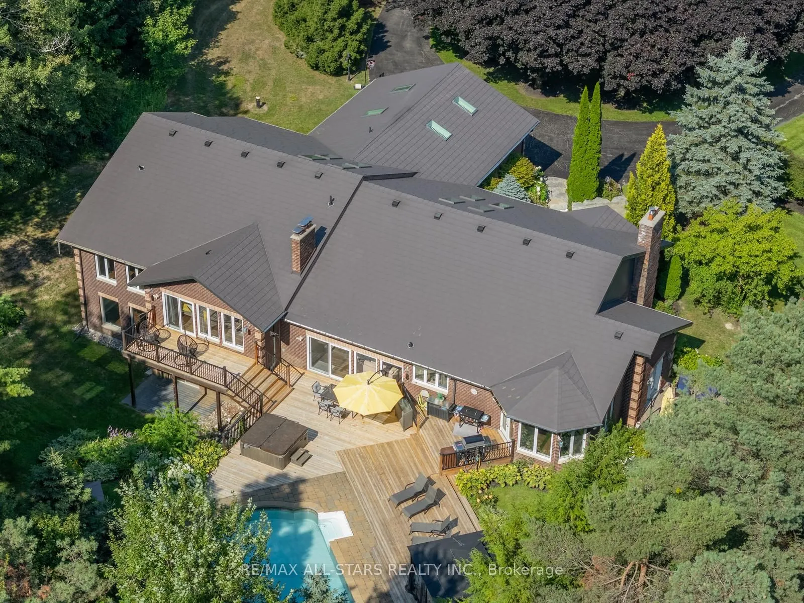 64 Woodbridge Circle