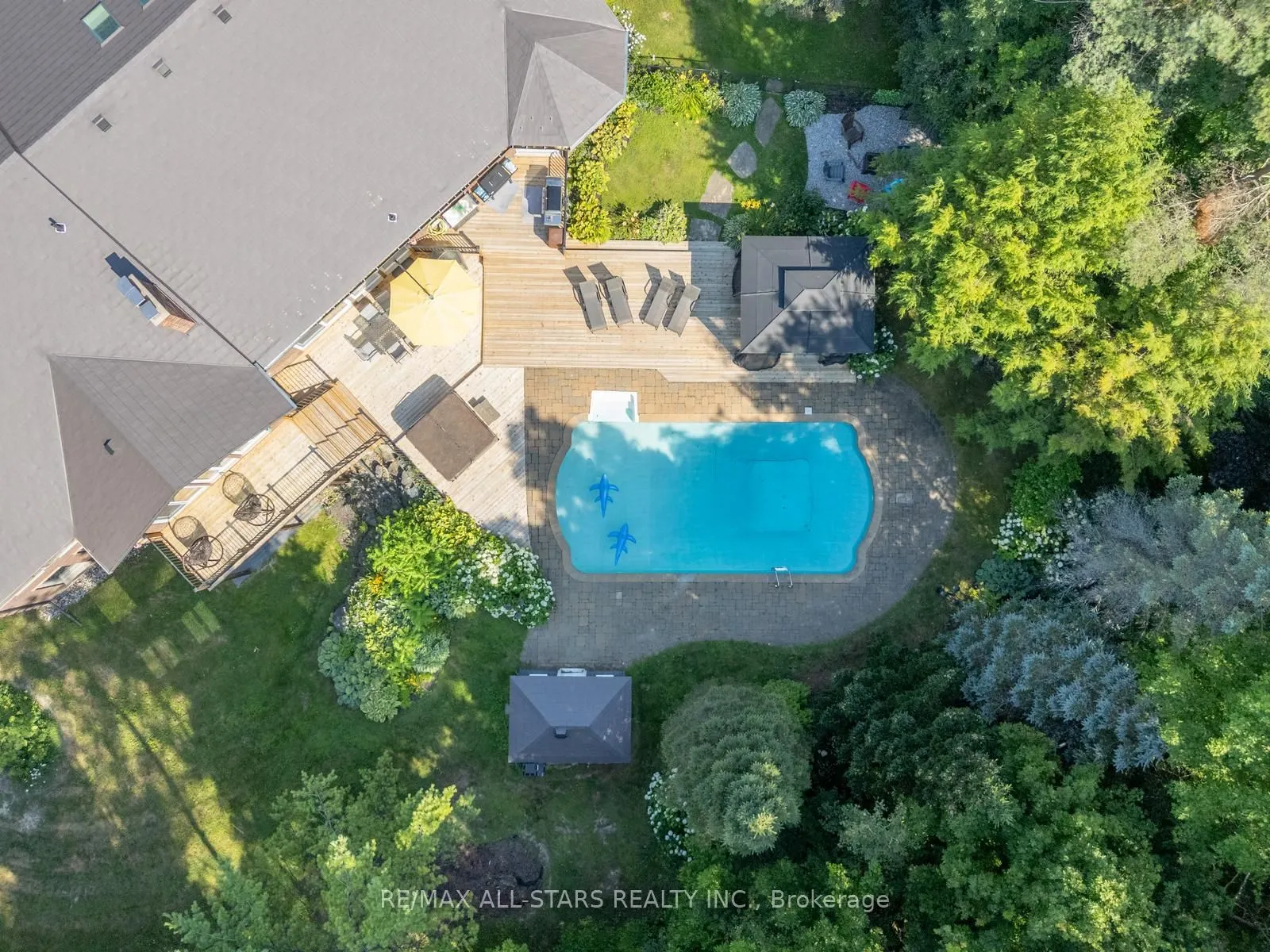 64 Woodbridge Circle