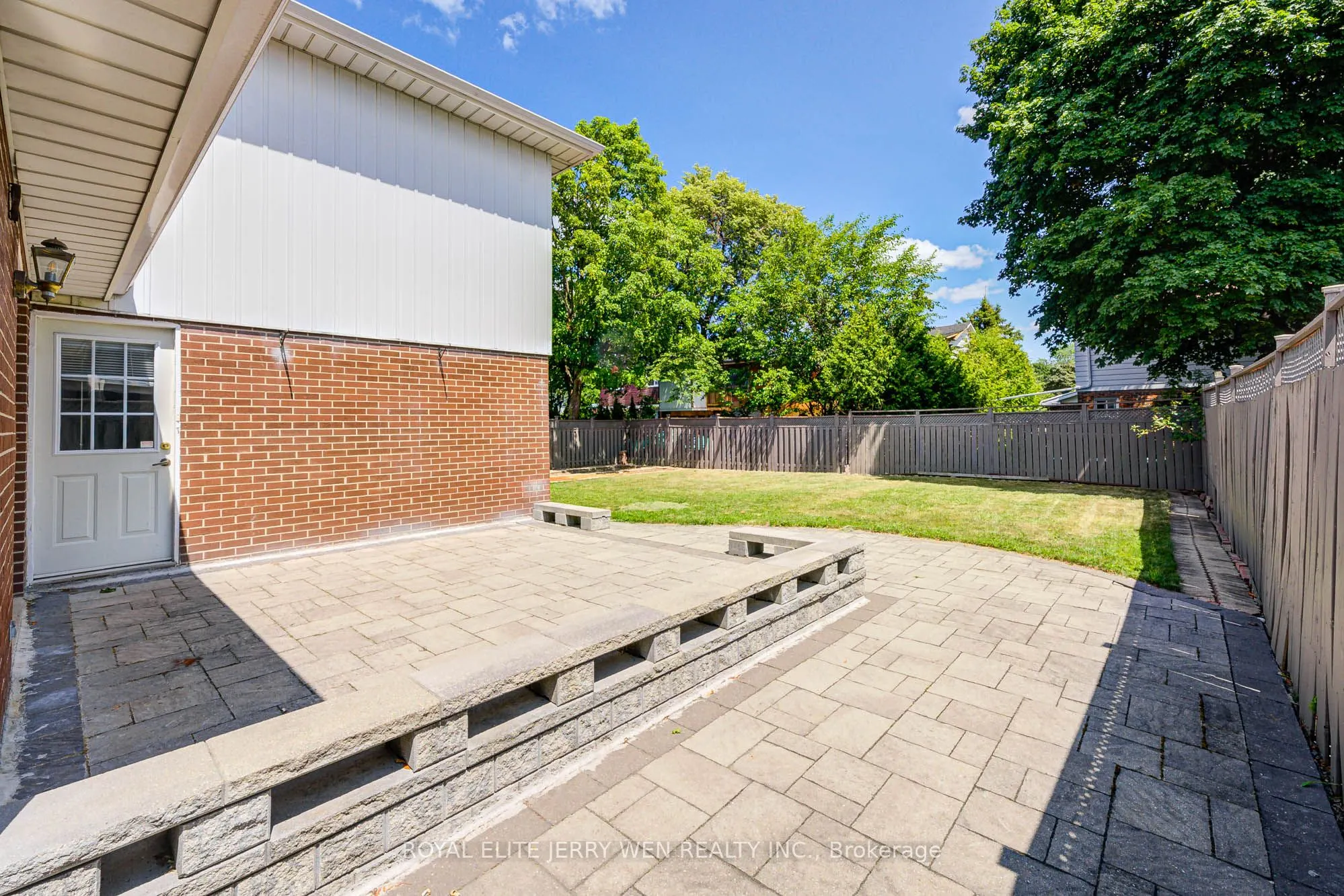 27 Dalbret Crescent